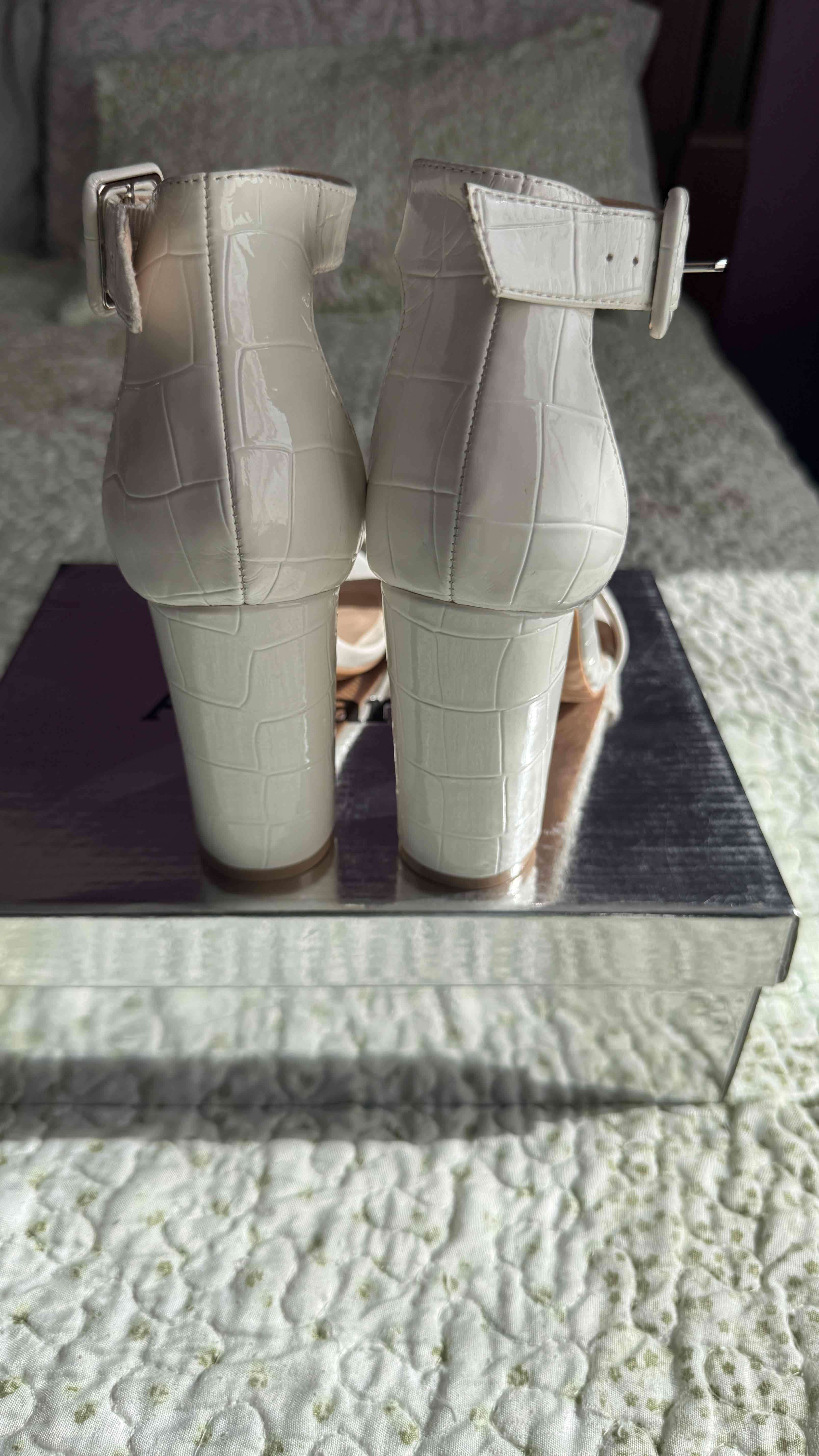 Sandalias de tacón blanco Andarina - miniatura 3