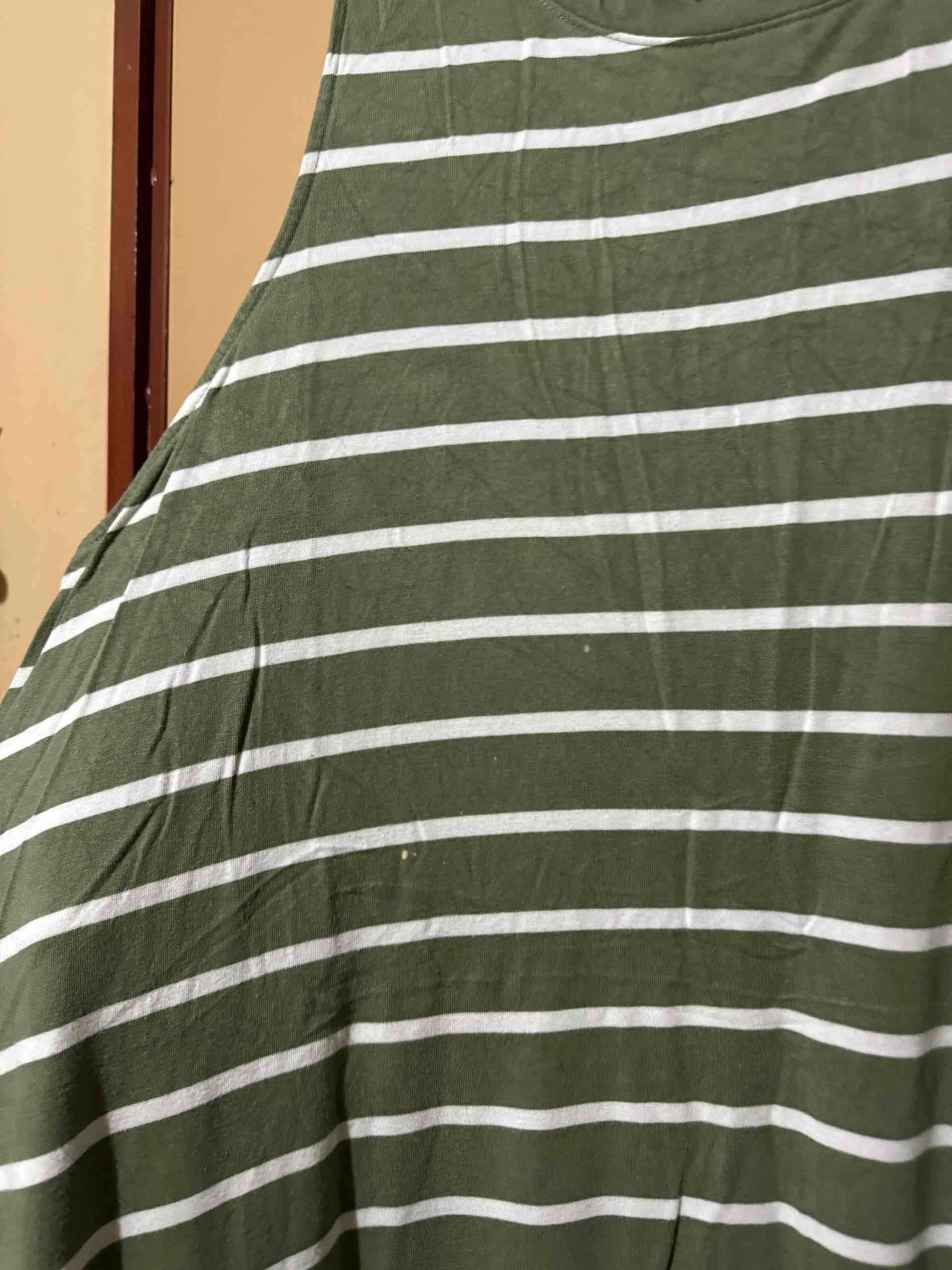 Vestido verde a rayas - miniatura 2