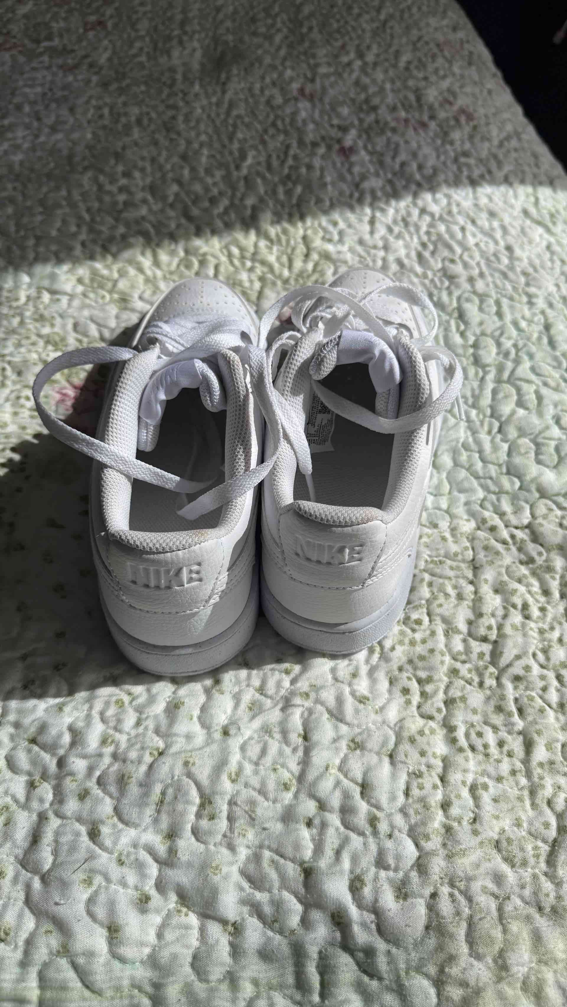 Zapatillas blancas deportivas nike - miniatura 3