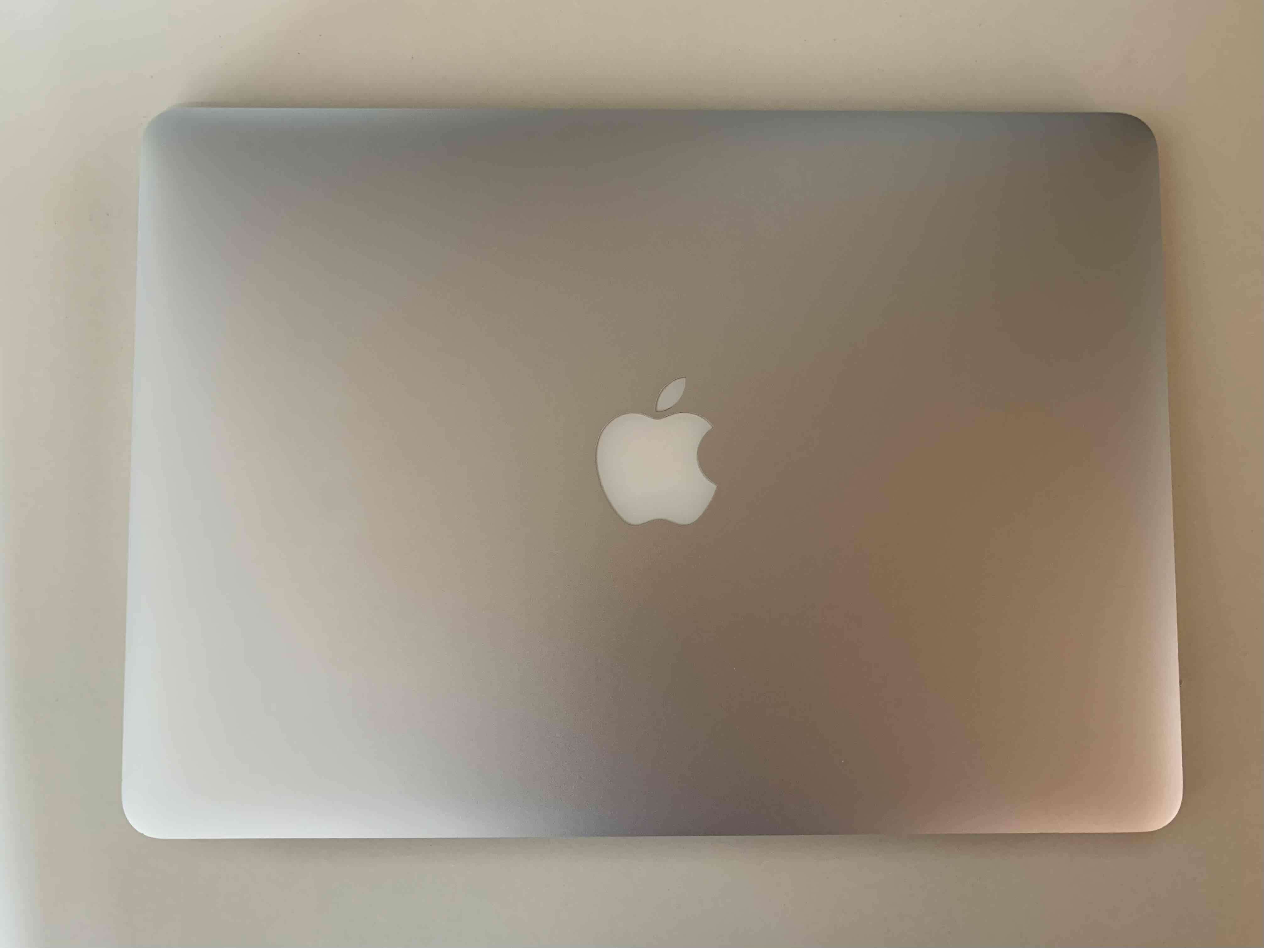 MacBook Air 13,3" 2017 (A1466) – Excelente estado - miniatura 1