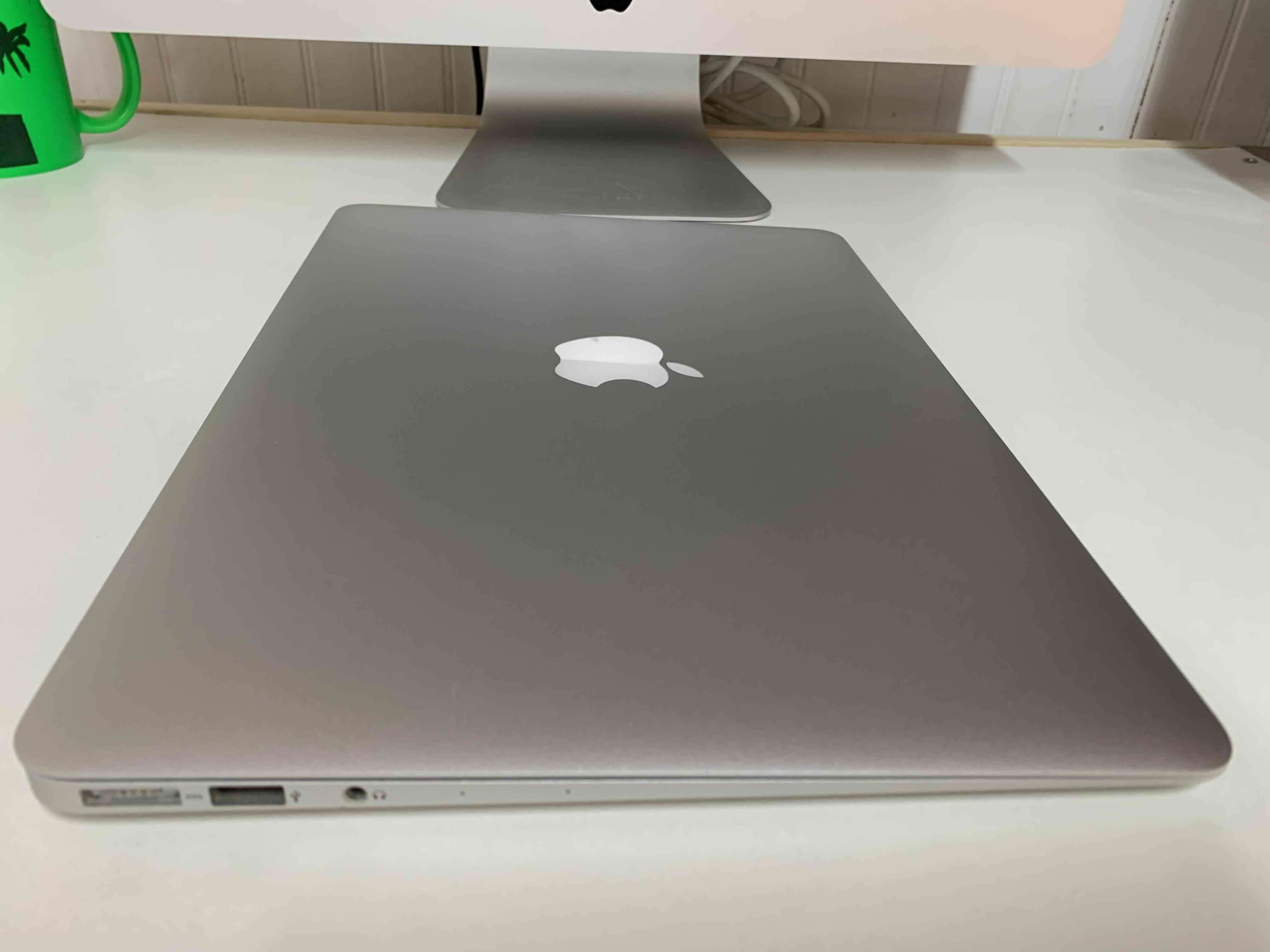 MacBook Air 13,3" 2017 (A1466) – Excelente estado - miniatura 2