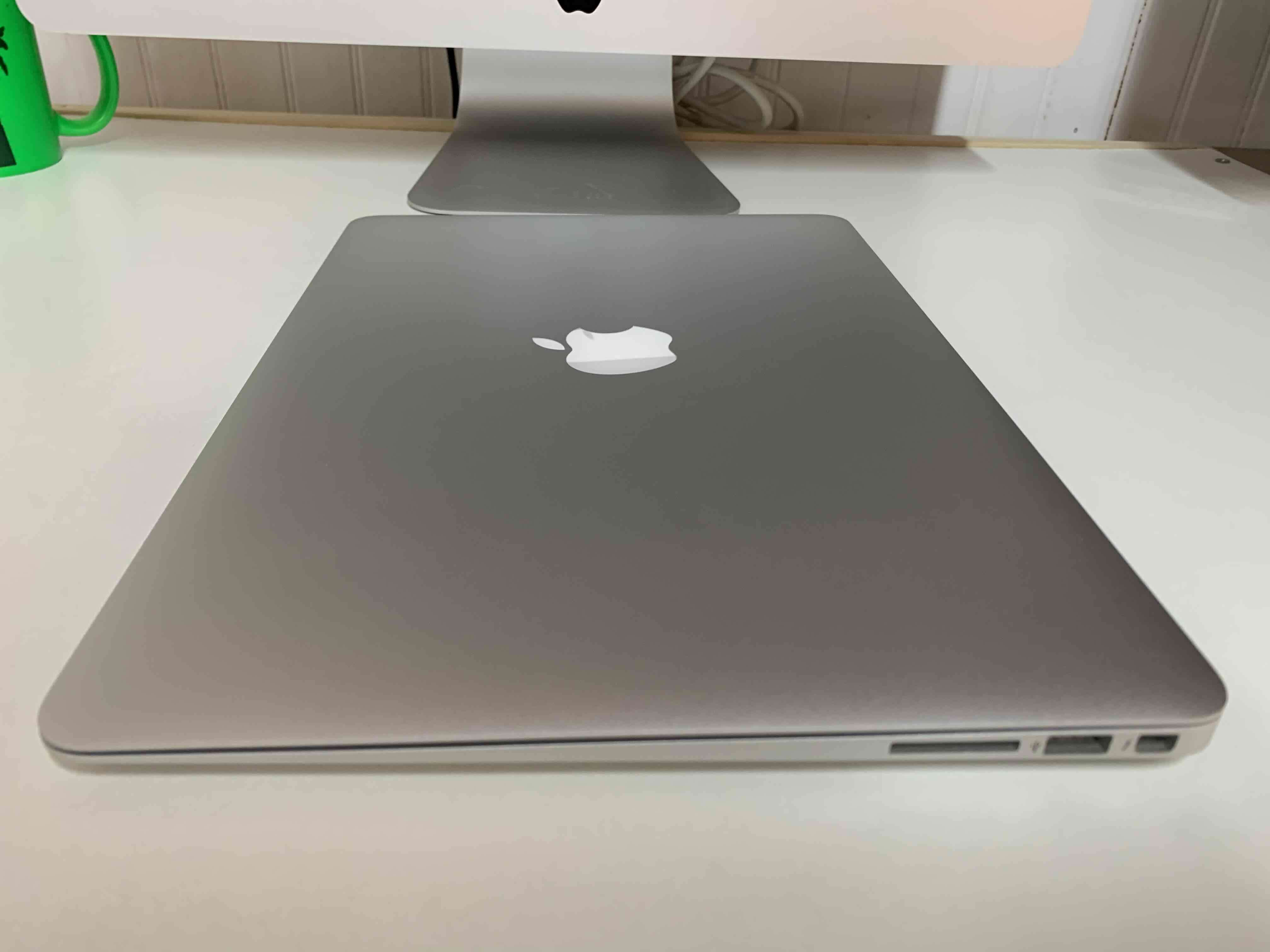 MacBook Air 13,3" 2017 (A1466) – Excelente estado - miniatura 3