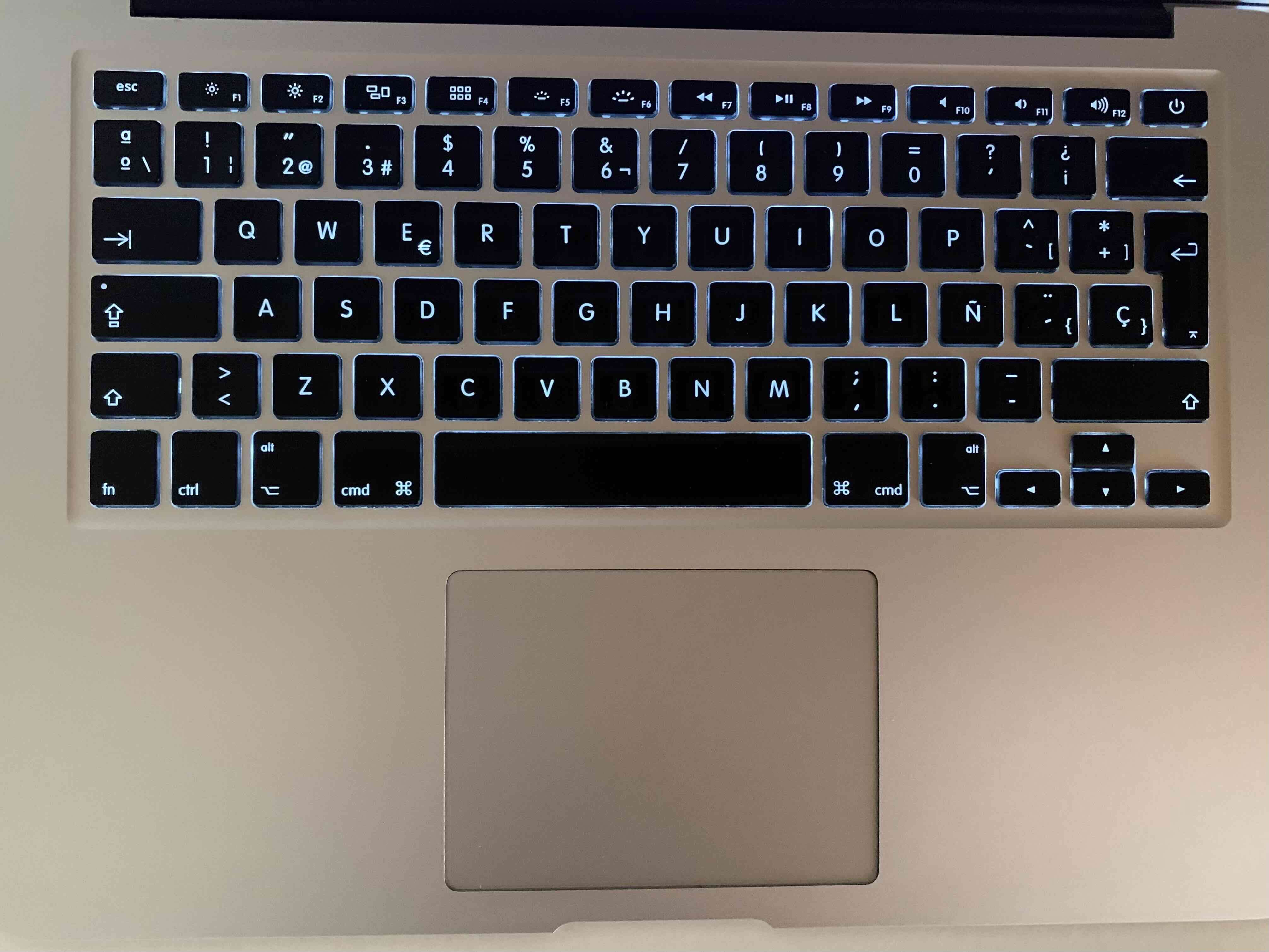 MacBook Air 13,3" 2017 (A1466) – Excelente estado - miniatura 5