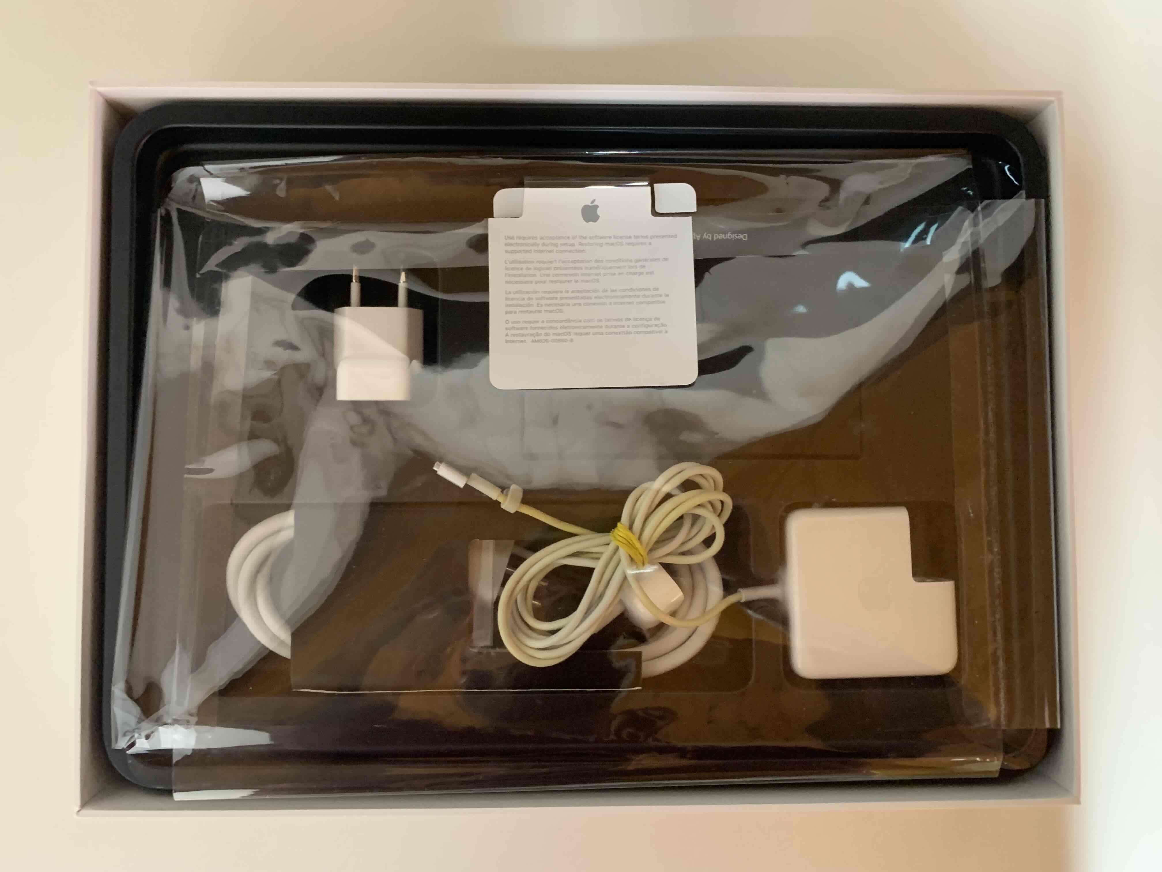 MacBook Air 13,3" 2017 (A1466) – Excelente estado - miniatura 6