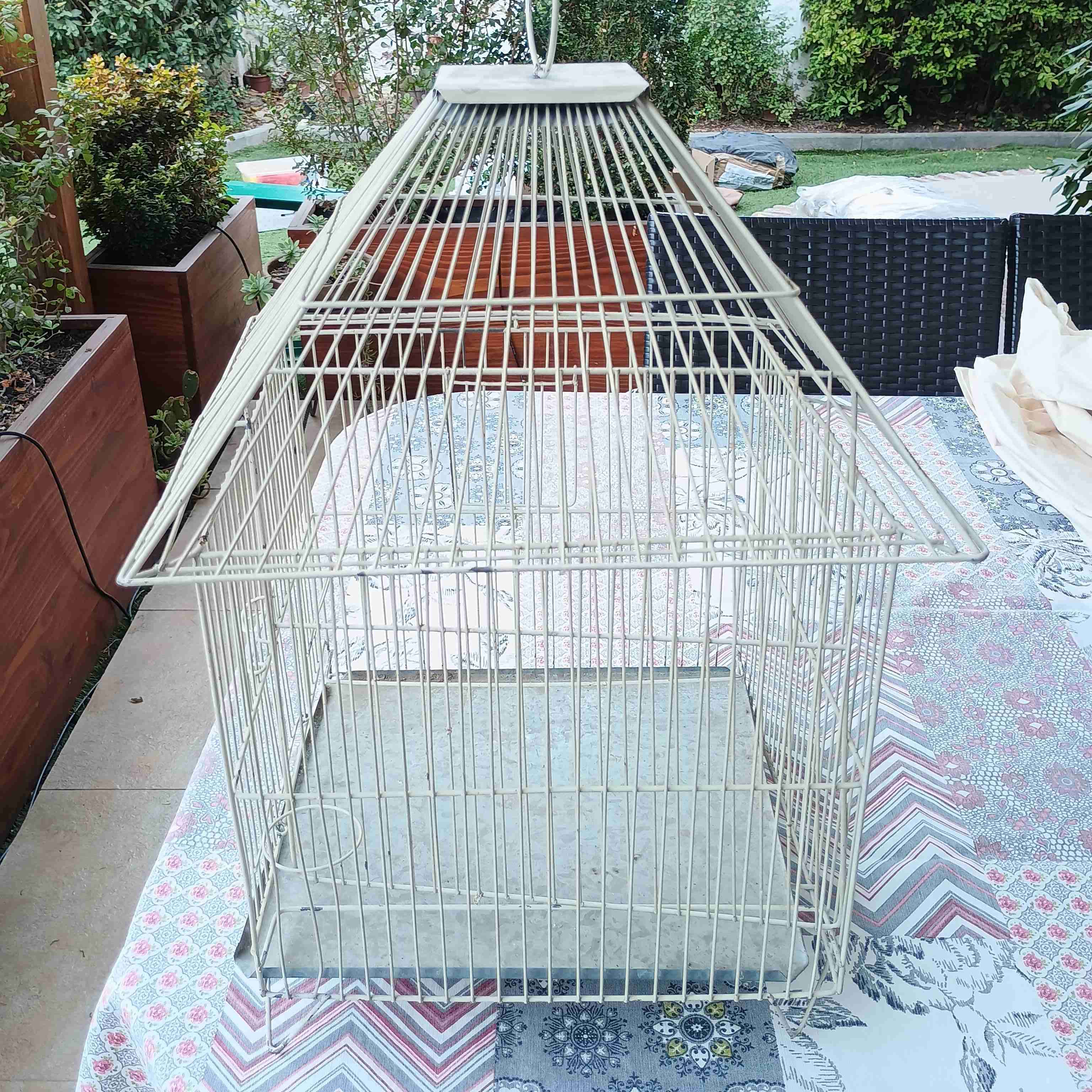 Jaula metálica para aves