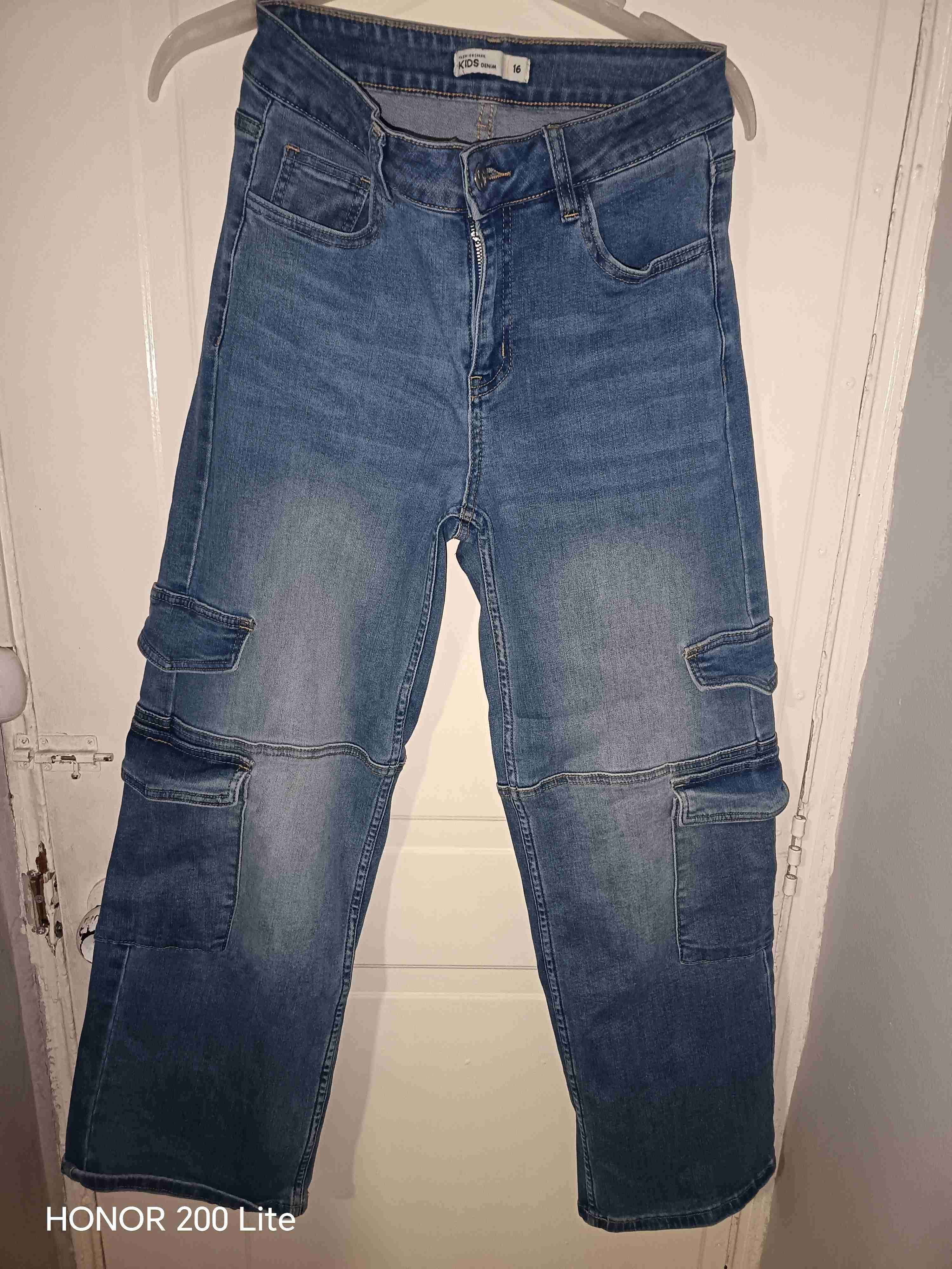 Jeans negros con costuras expuestas - miniatura 2