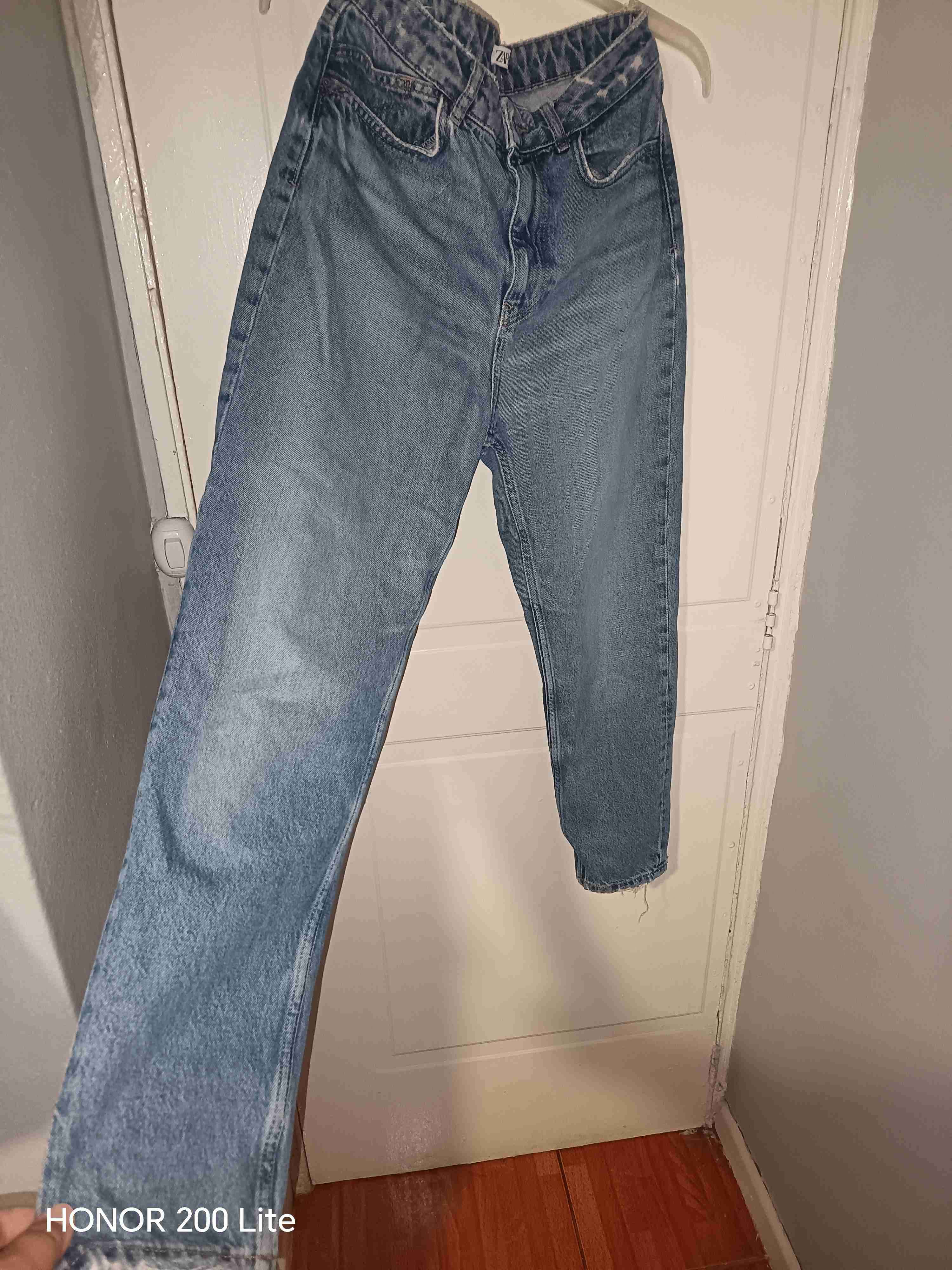 Jeans negros con costuras expuestas - miniatura 3