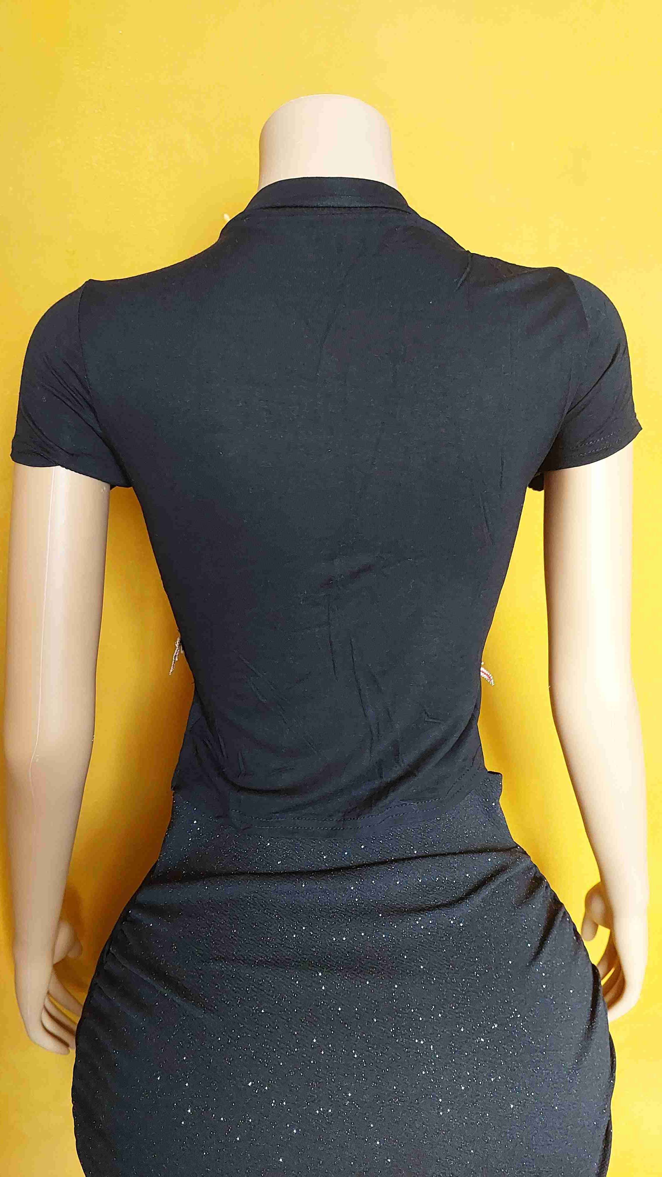 Crop top negro con flores bordadas sm - miniatura 3