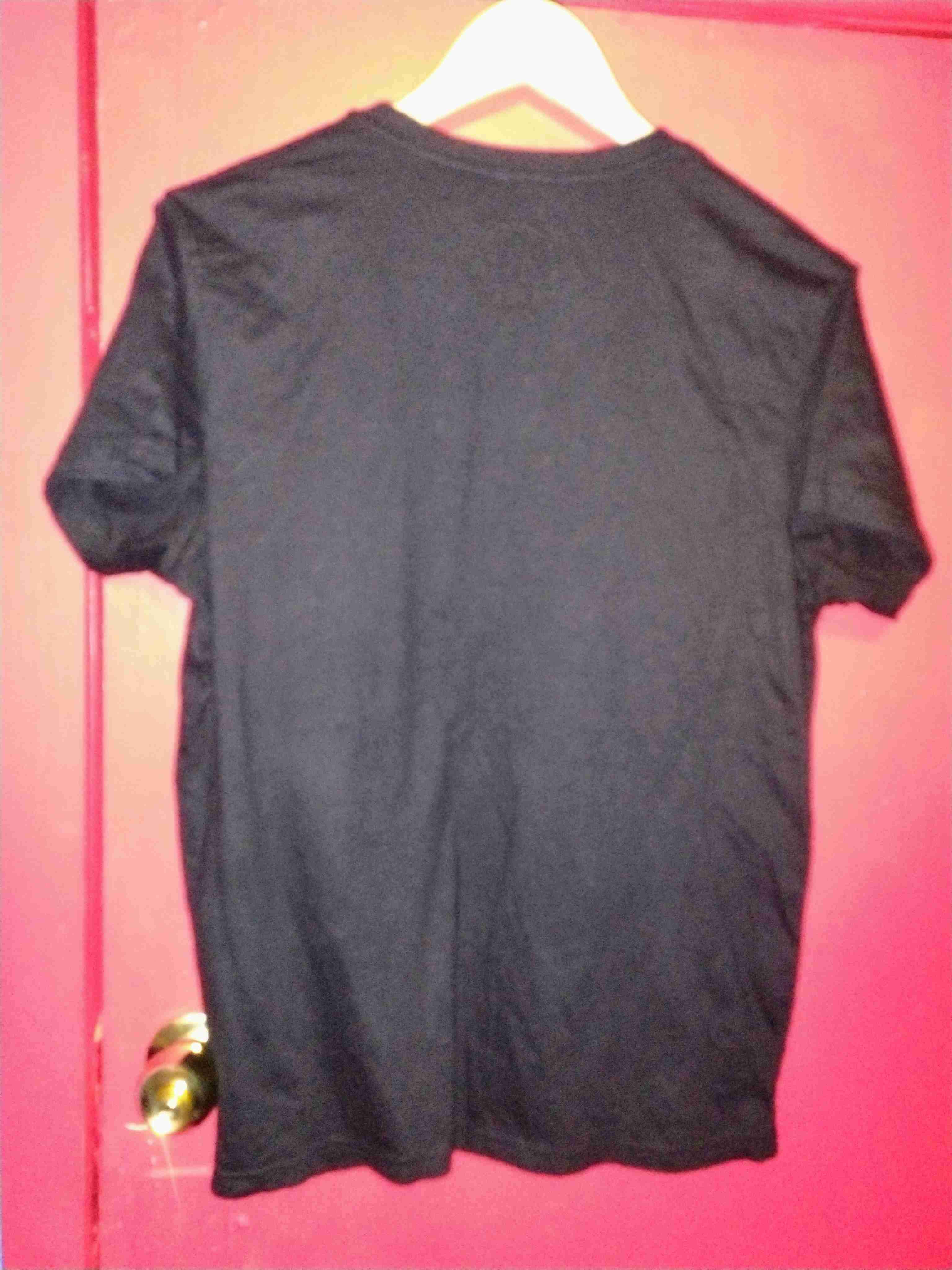 Polera negra fosforescente estampada Weed Art - 3