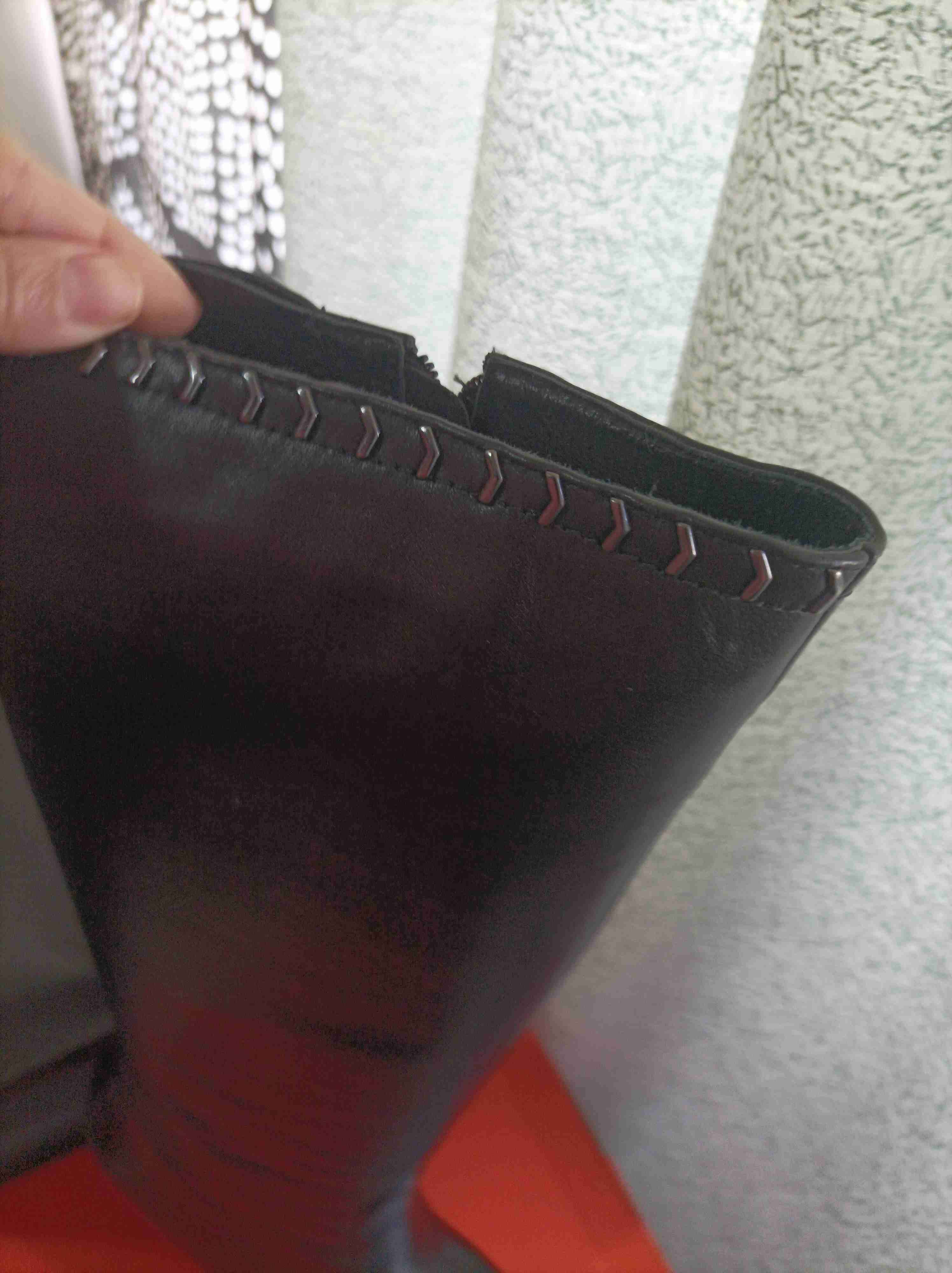 Botas negras de cuero alto - miniatura 3