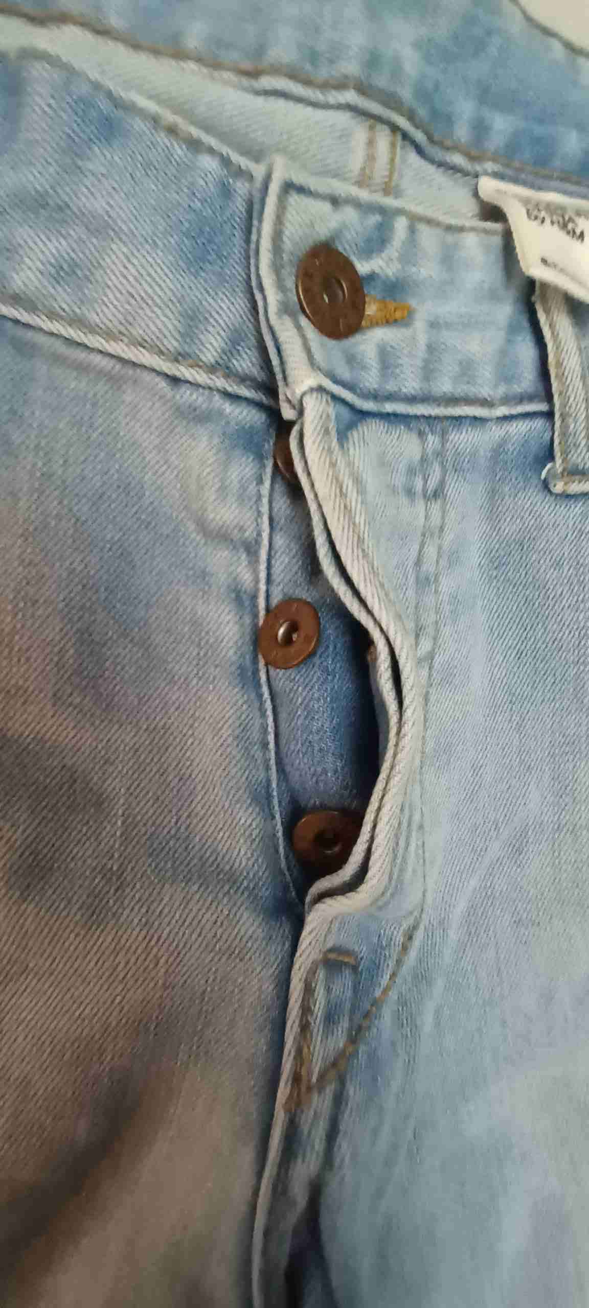 Jeans celestes rasgados - miniatura 3