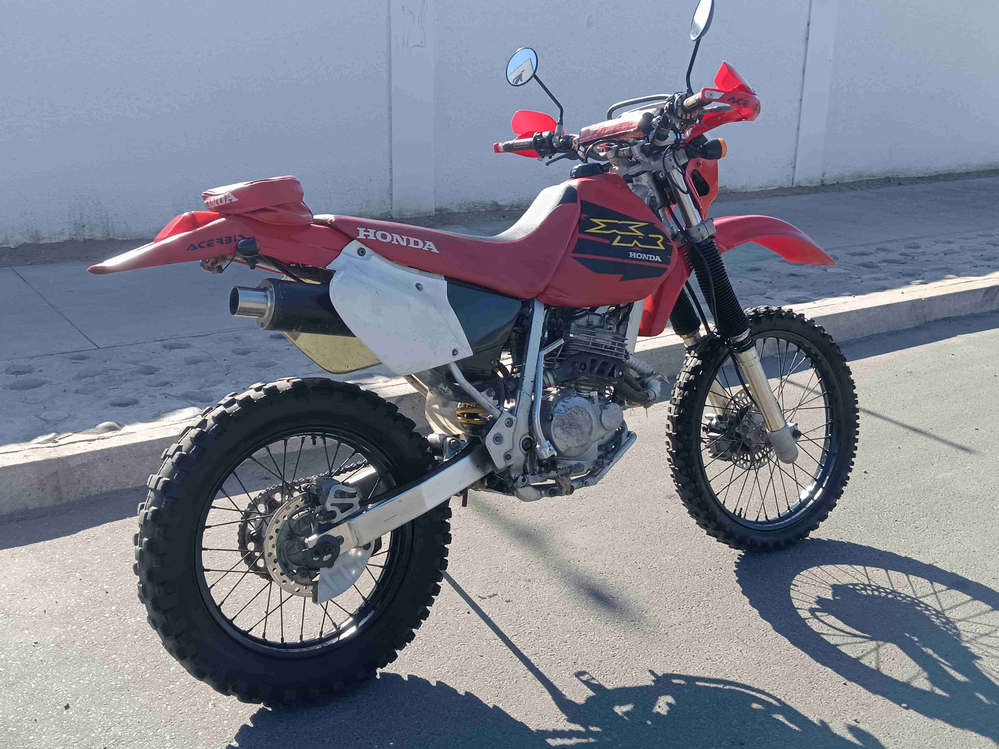 Moto Honda XR250R - miniatura 1