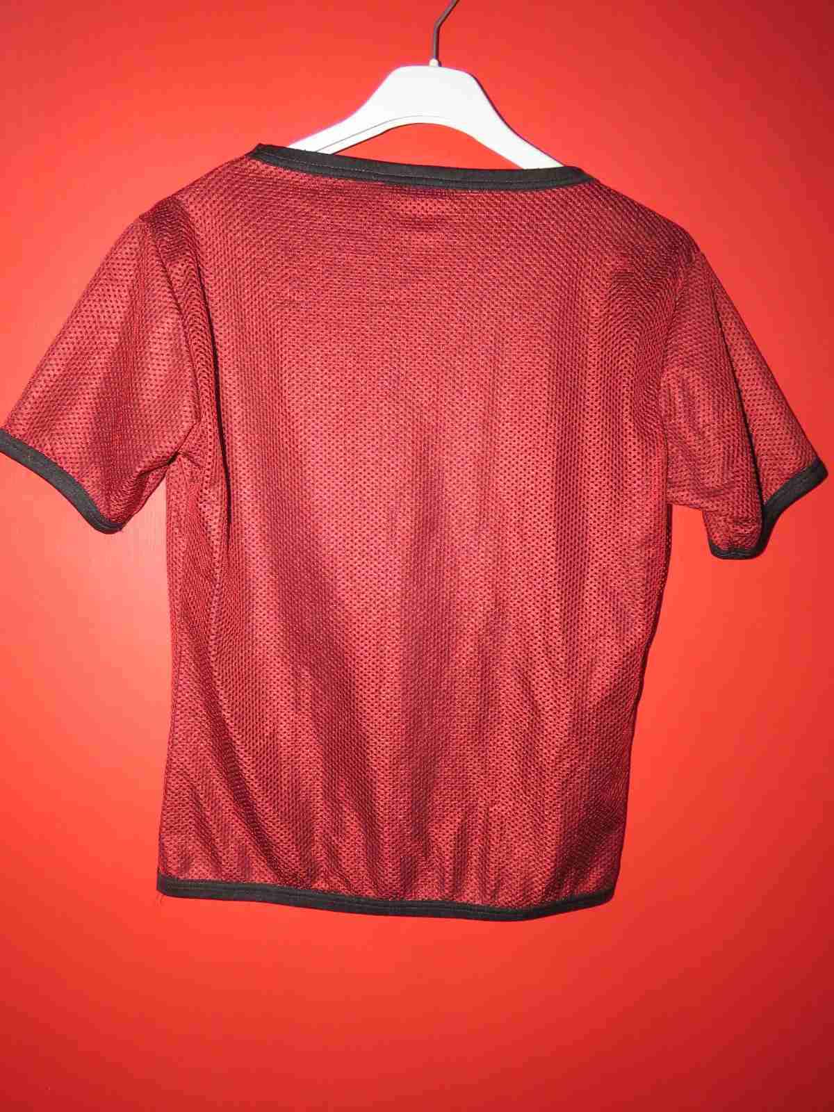 Polera deportiva roja malla - miniatura 2