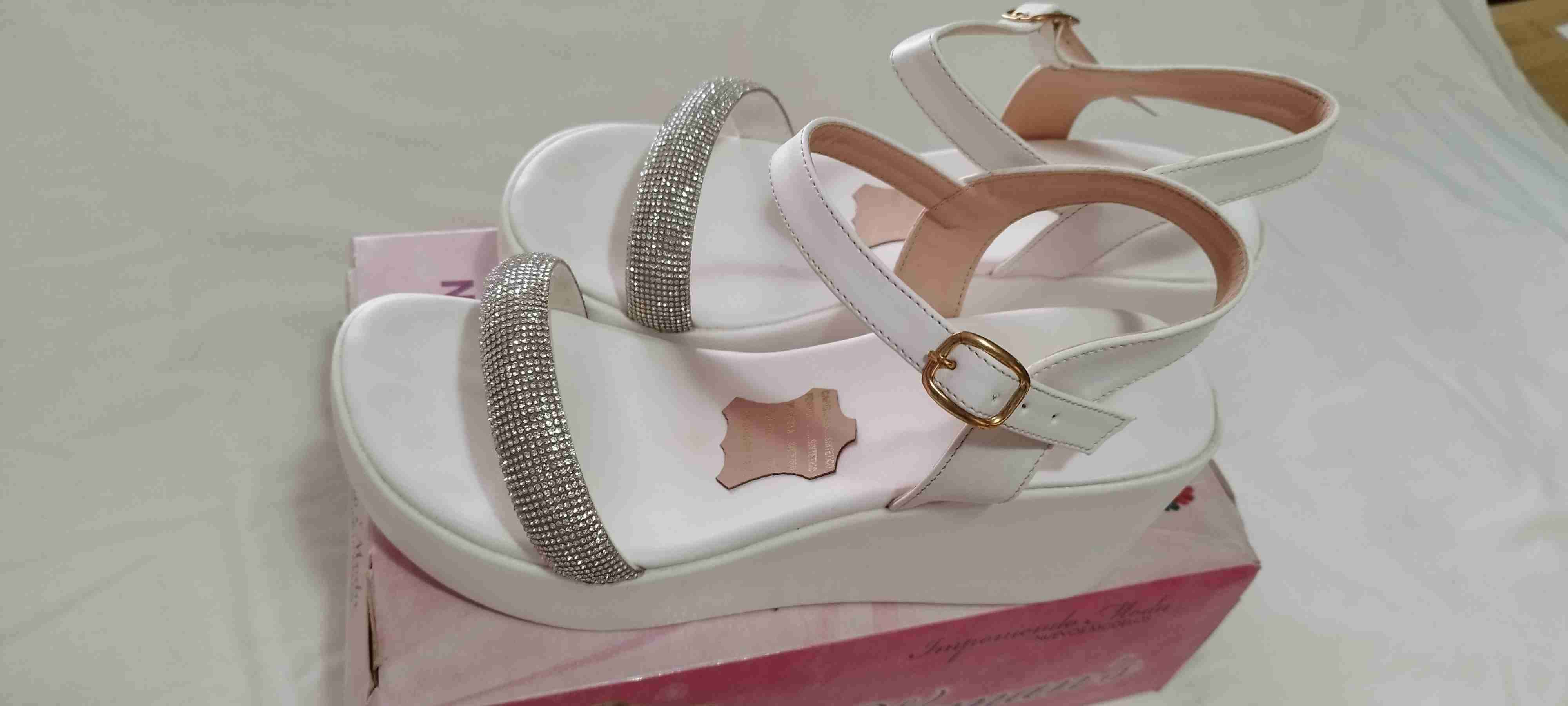 Sandalias blancas con plataforma - miniatura 5