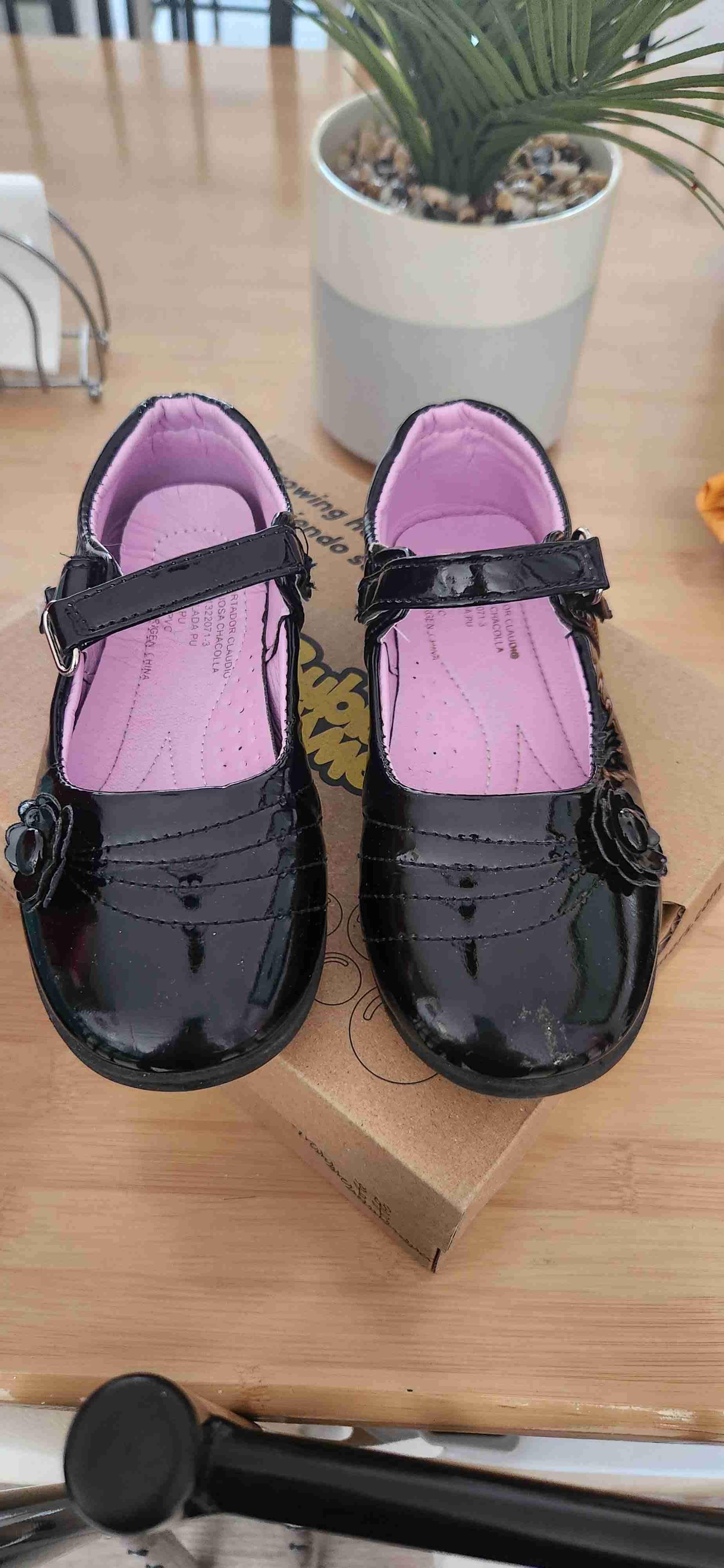 Zapatos negros de charol para niña - miniatura 2