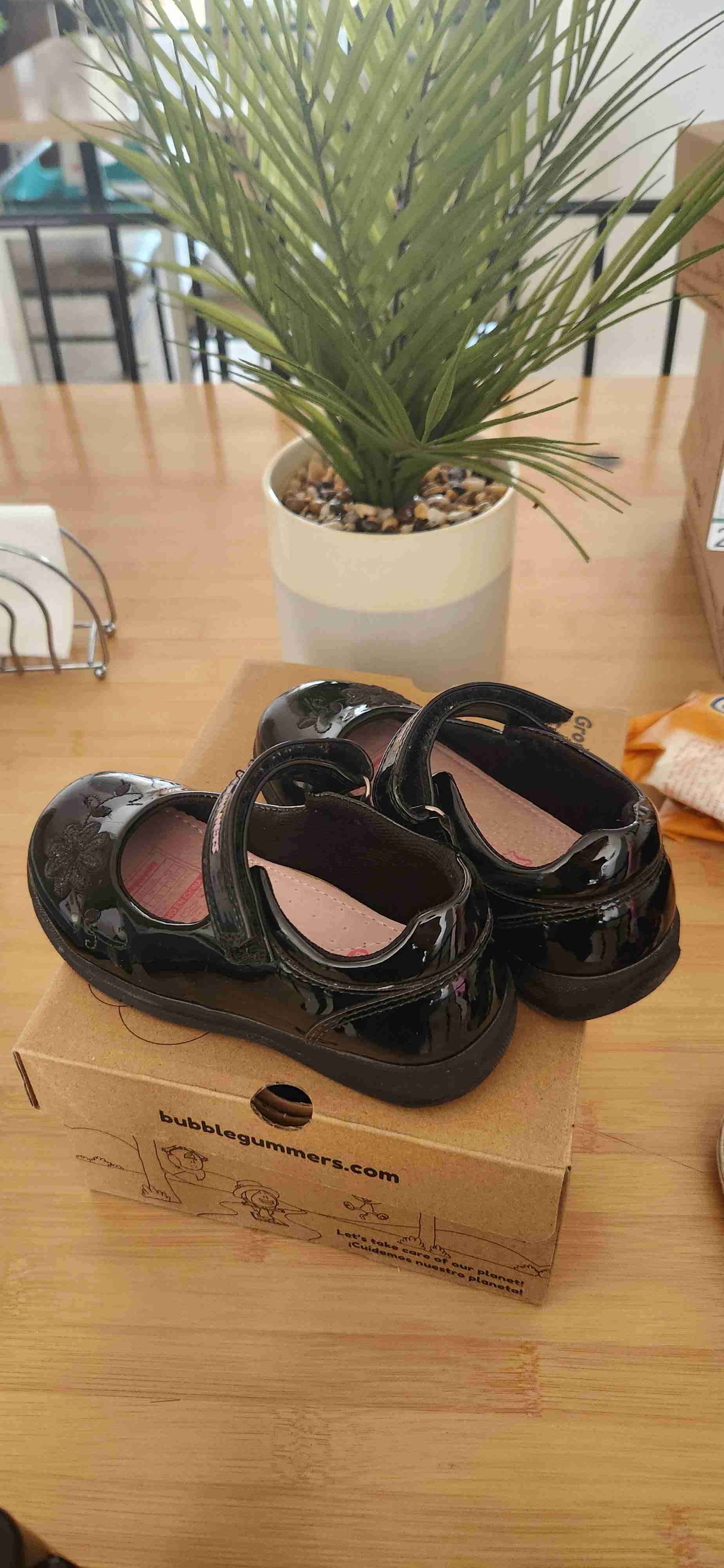 Zapatos negros de charol para niña - miniatura 4