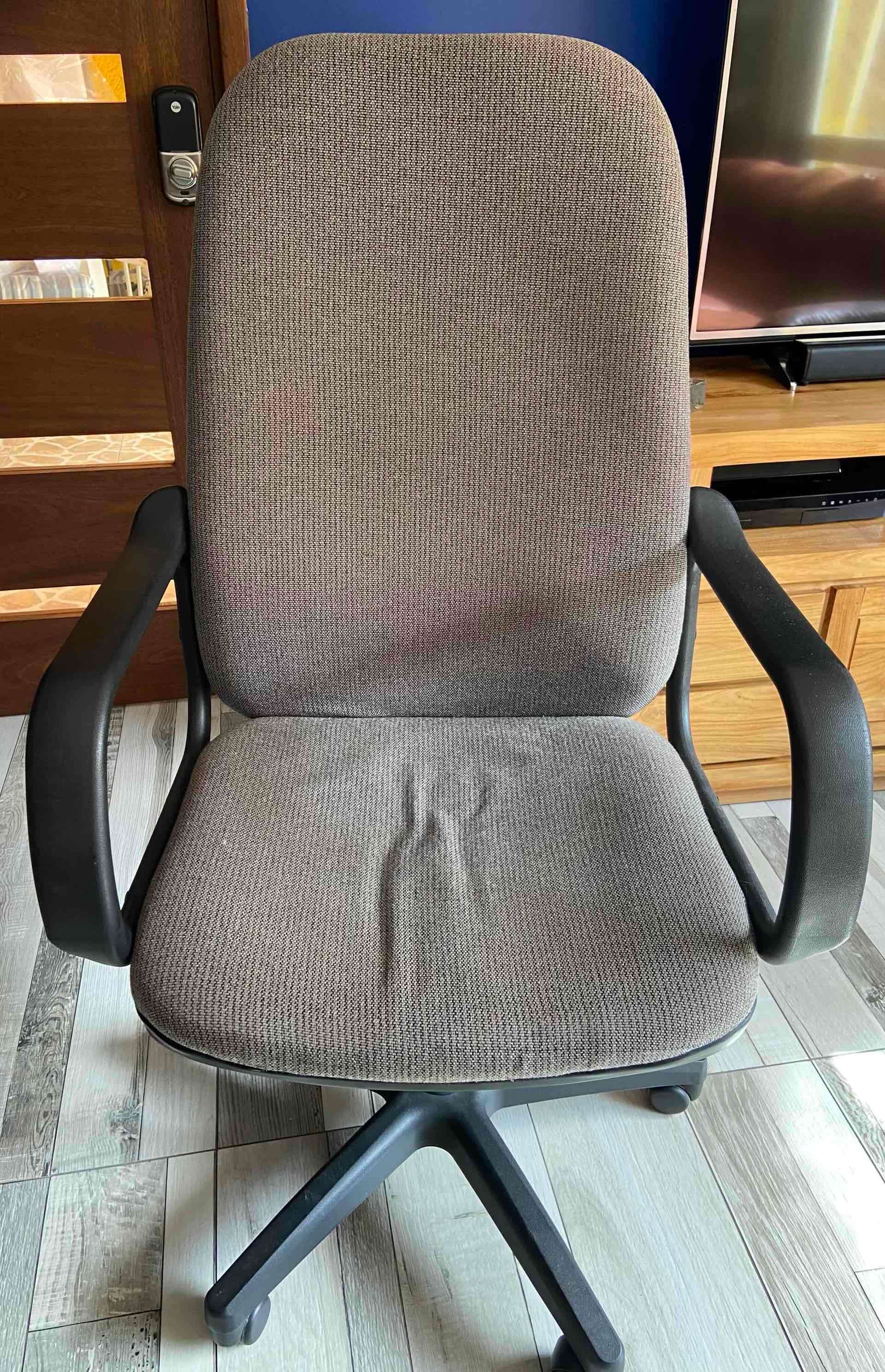 Escritorio de madera y silla oficina - miniatura 3