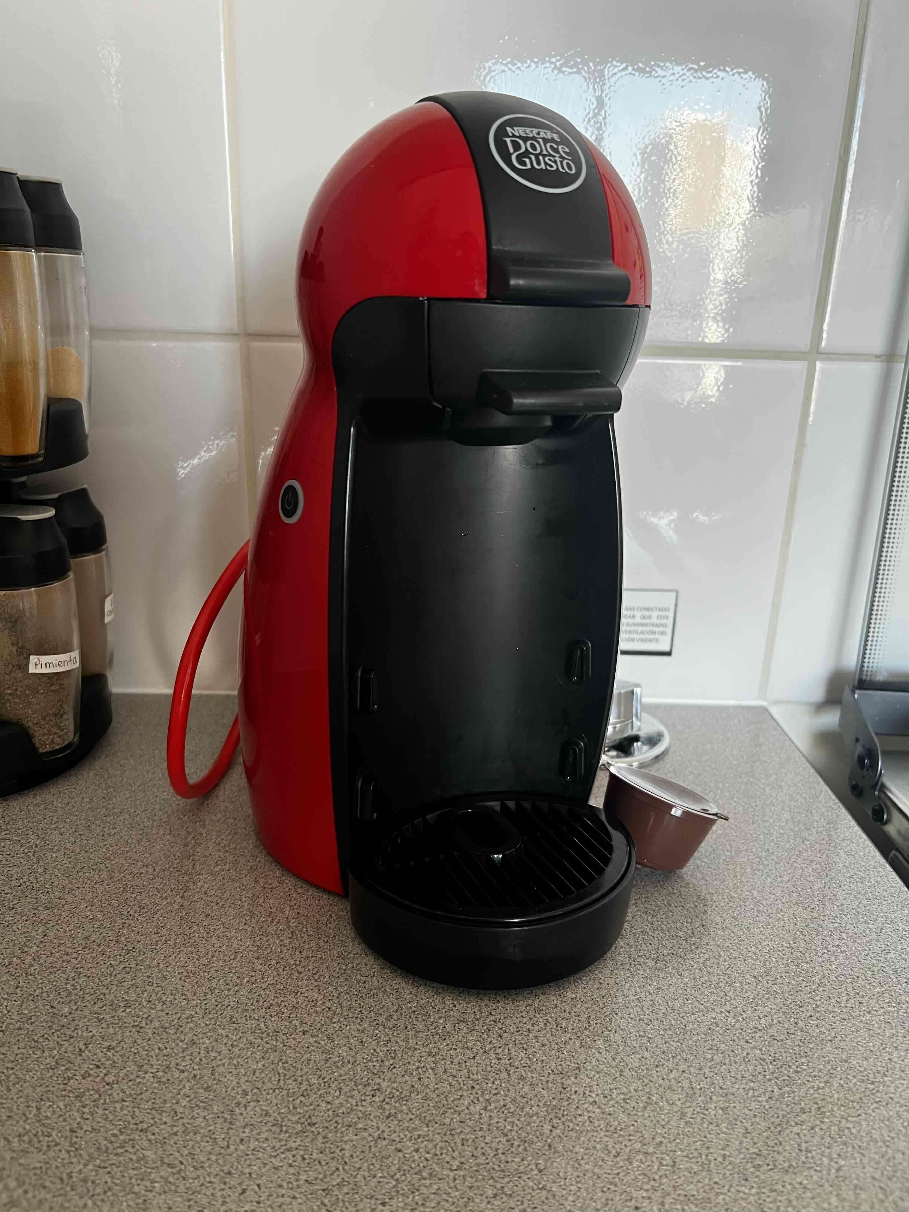 Cafetera Dolce Gusto Piccolo Roja - miniatura 1