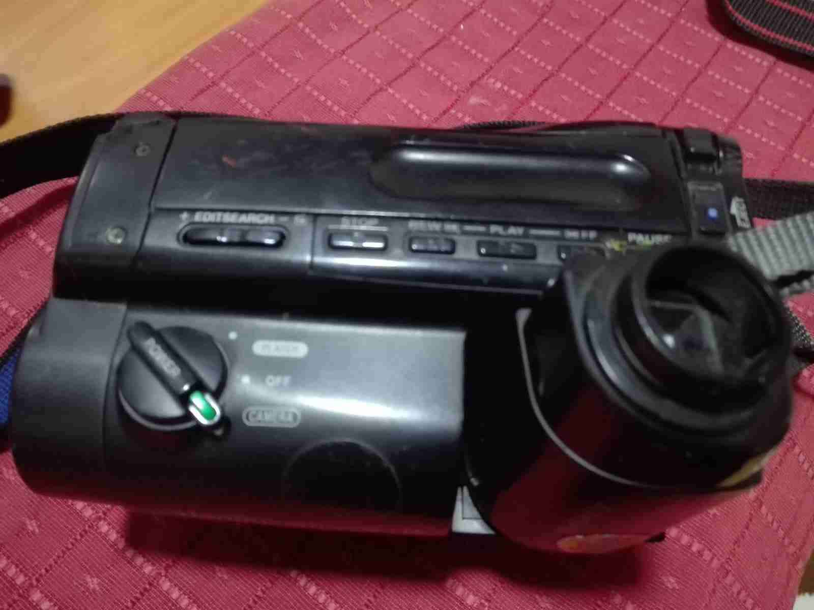 Cámara Canon con flash y trípode - miniatura 4