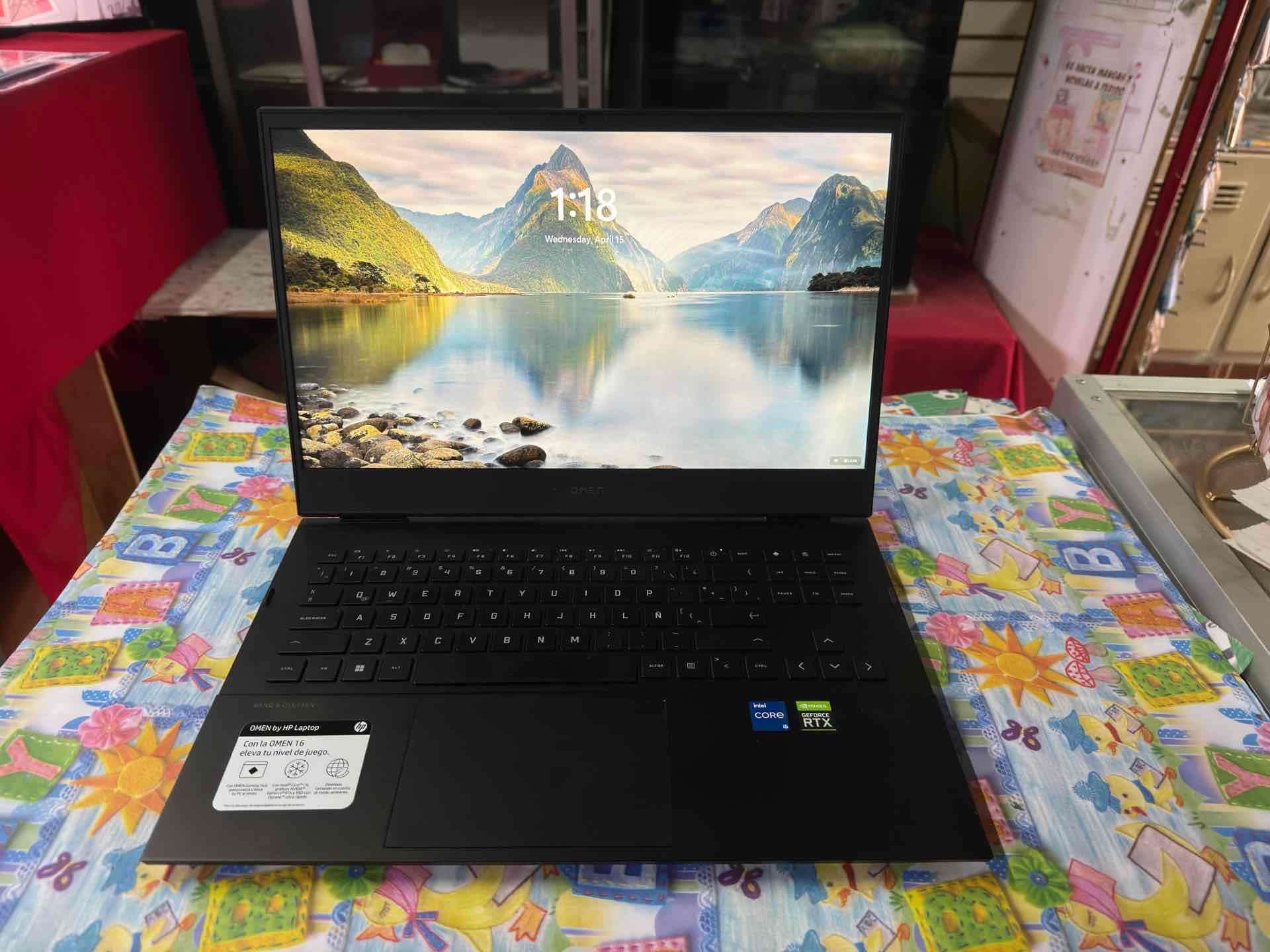 Laptop HP Omen 16 con RTX - miniatura 1