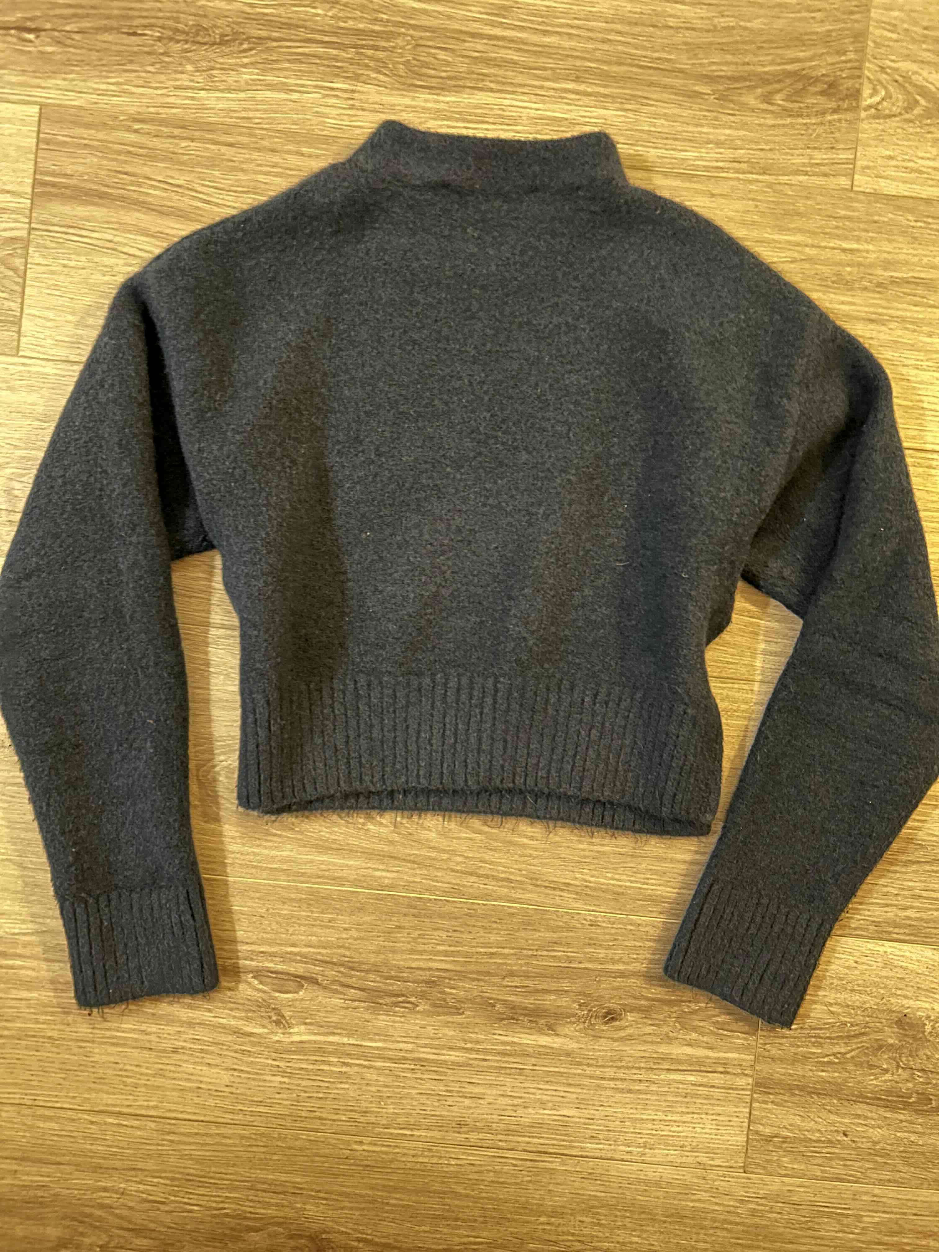 Suéter azul oscuros cuello alto - miniatura 3