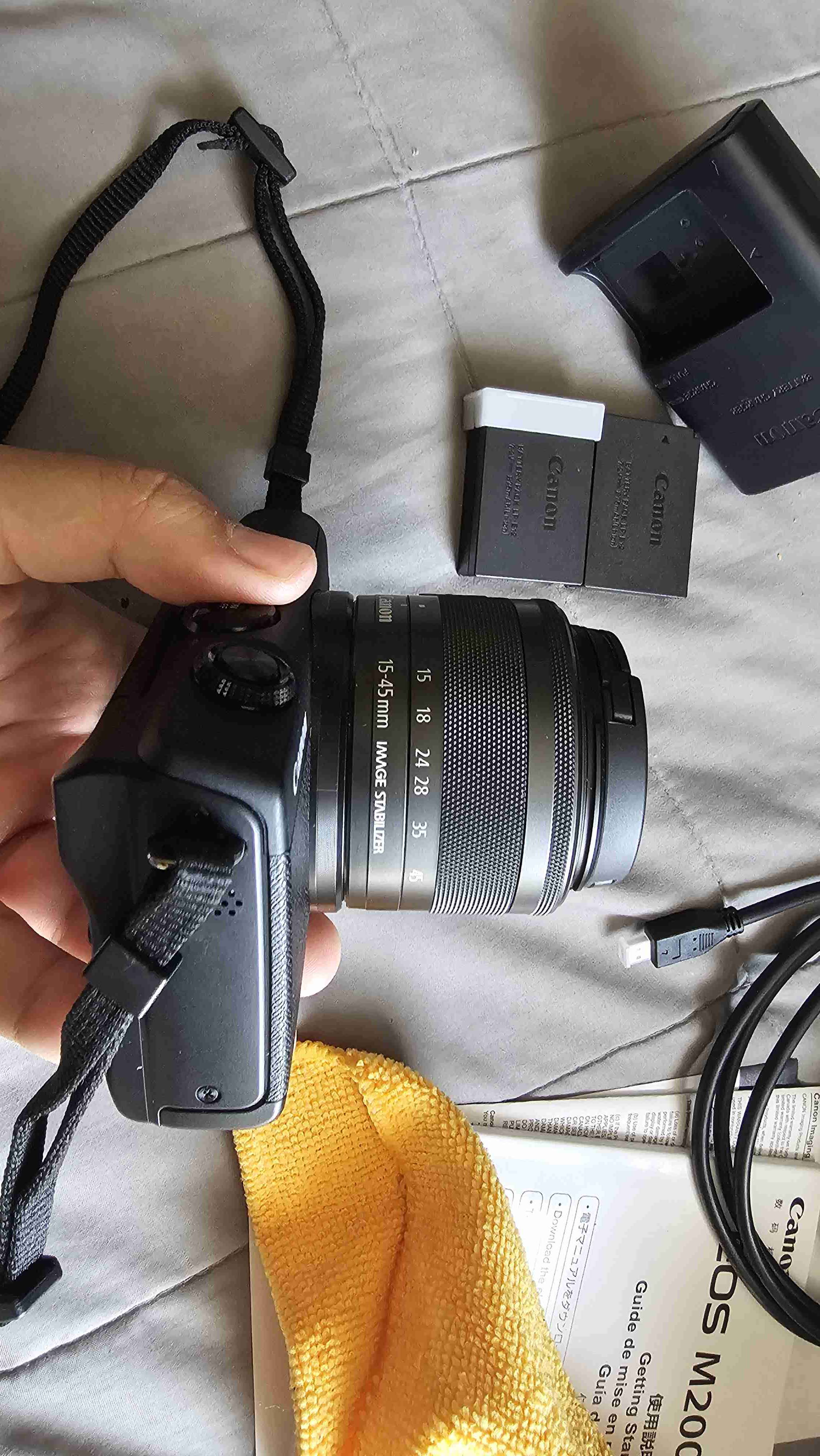 Cámara Canon EOS M200 con accesorios - miniatura 5