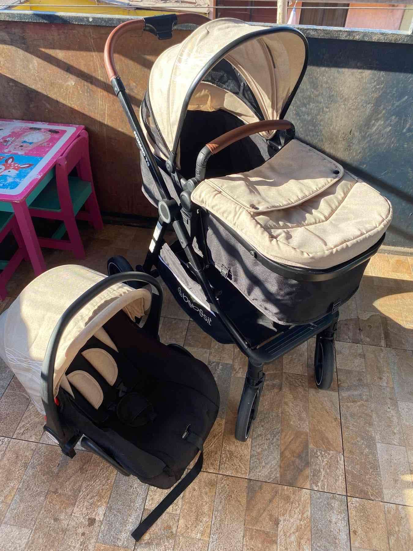 Coche y silla de auto beige - 1