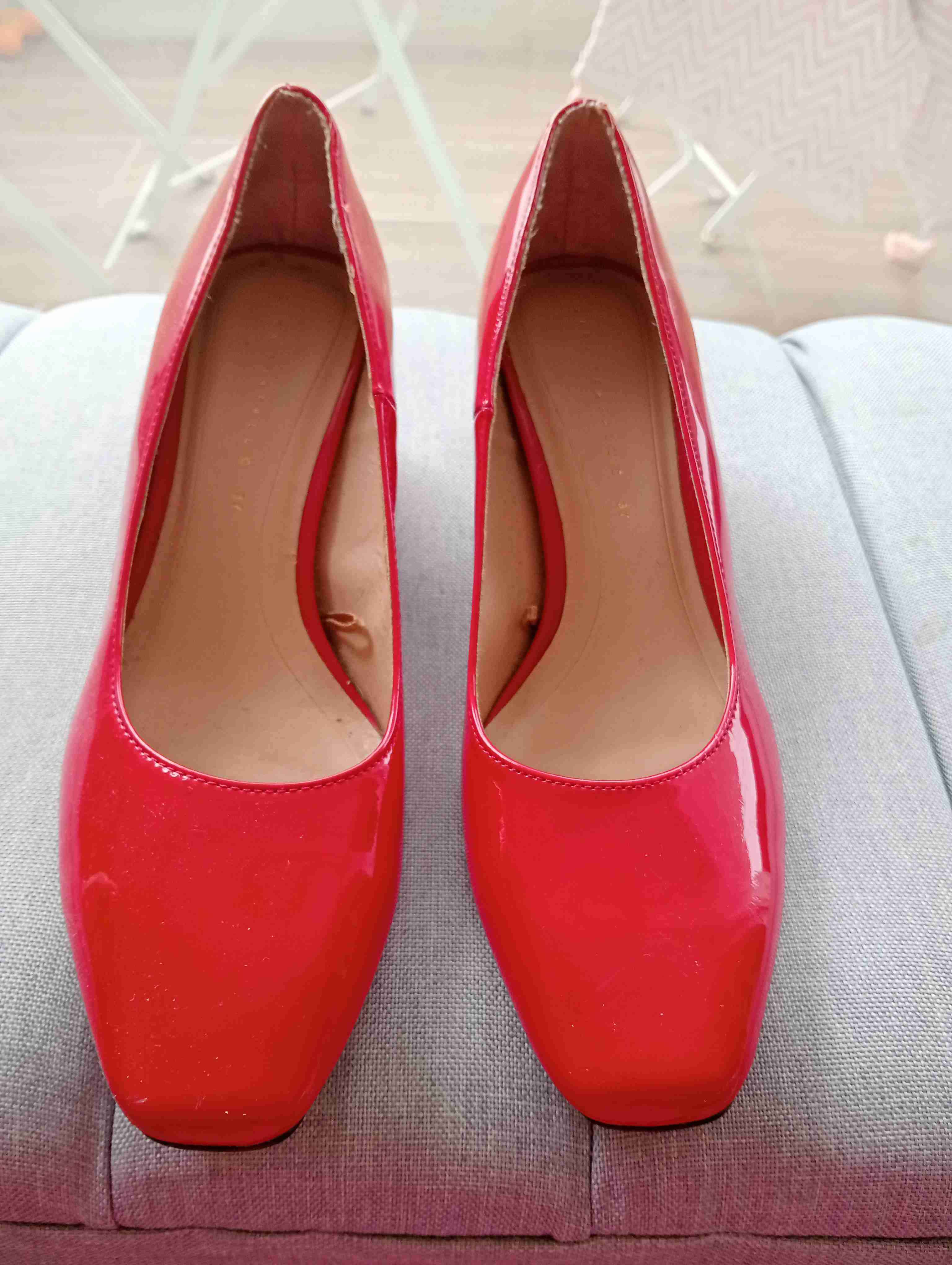 Zapatos de tacón rojos Zara brillantes - miniatura 2