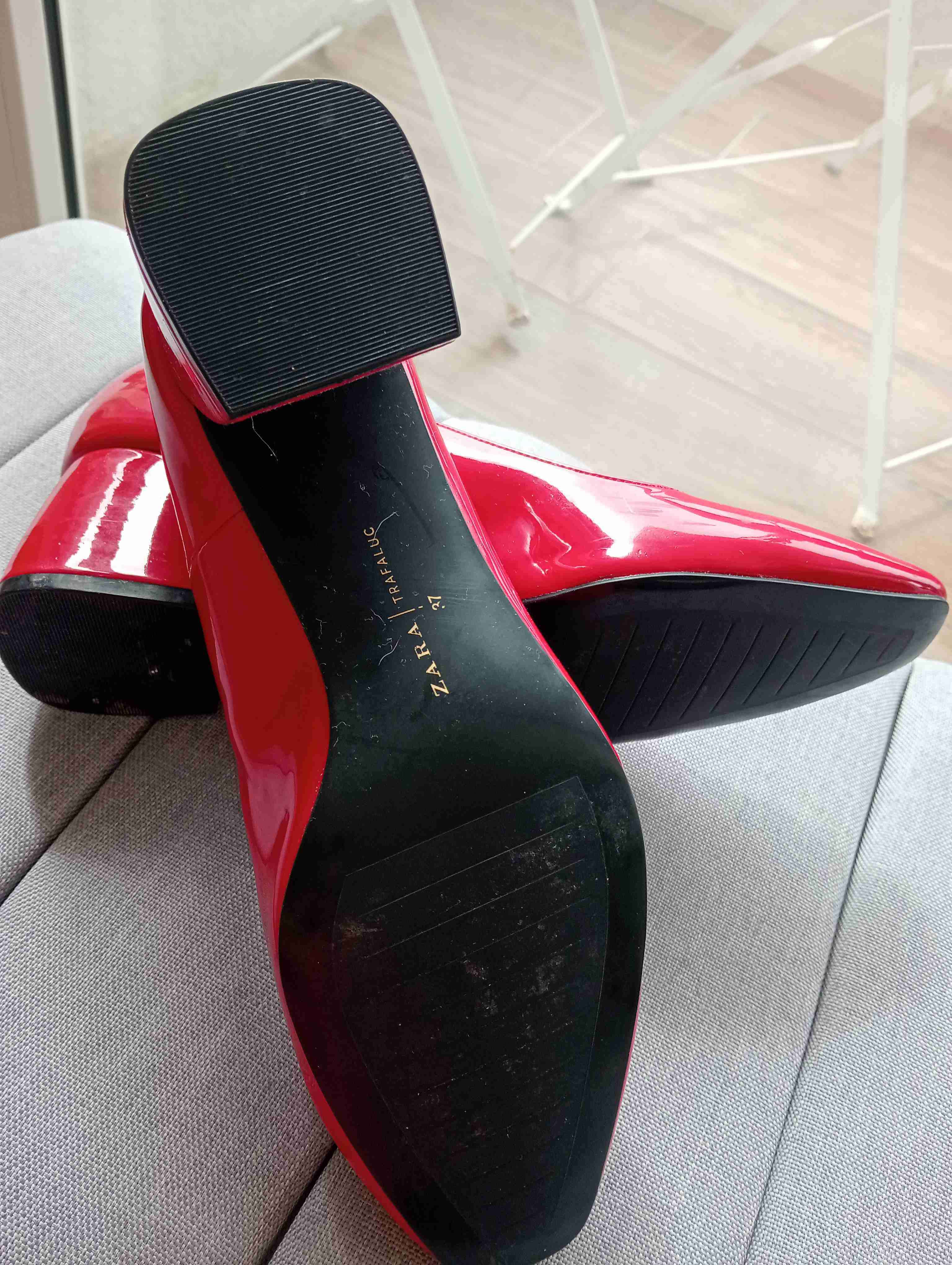 Zapatos de tacón rojos Zara brillantes - miniatura 4