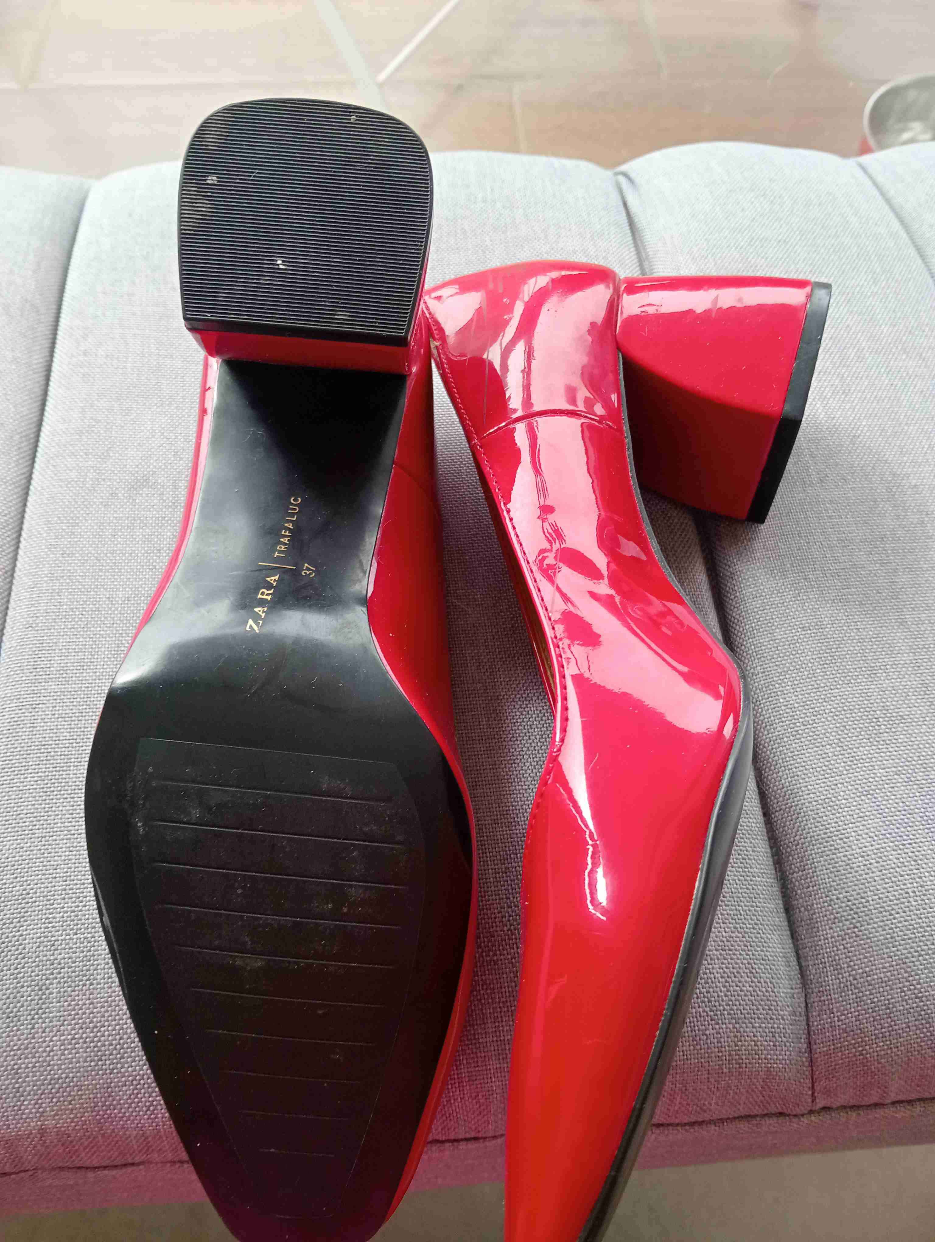 Zapatos de tacón rojos Zara brillantes - miniatura 5