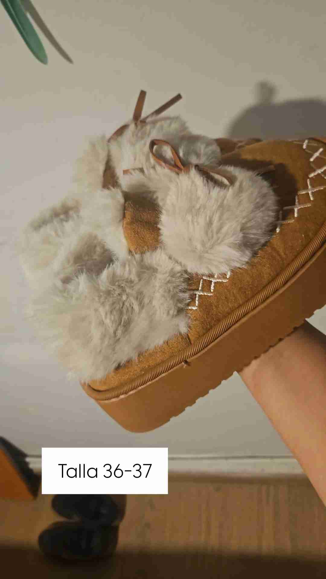 Pantuflas peludas café - miniatura 2