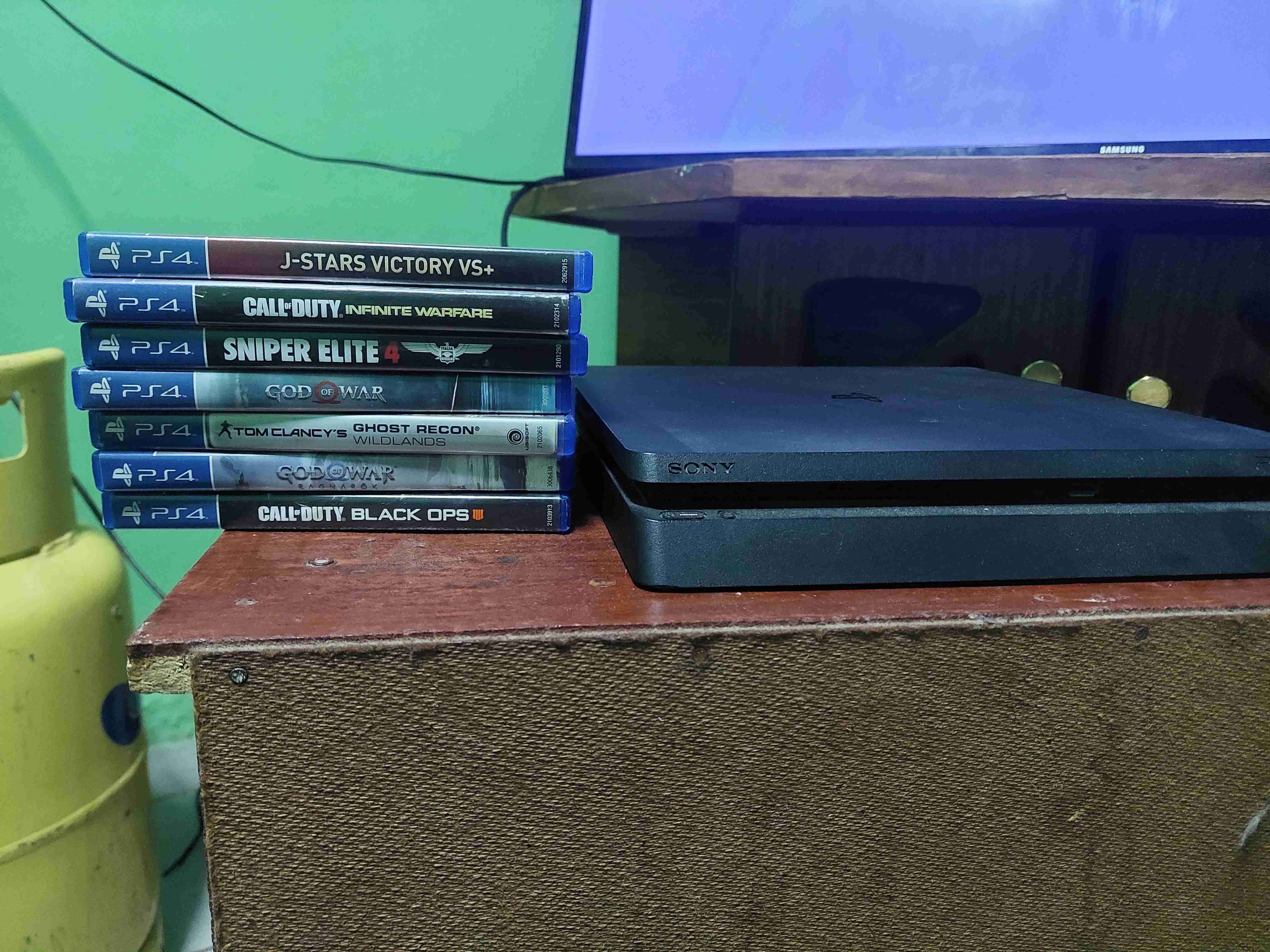 Vendo ps4 slim - miniatura 4