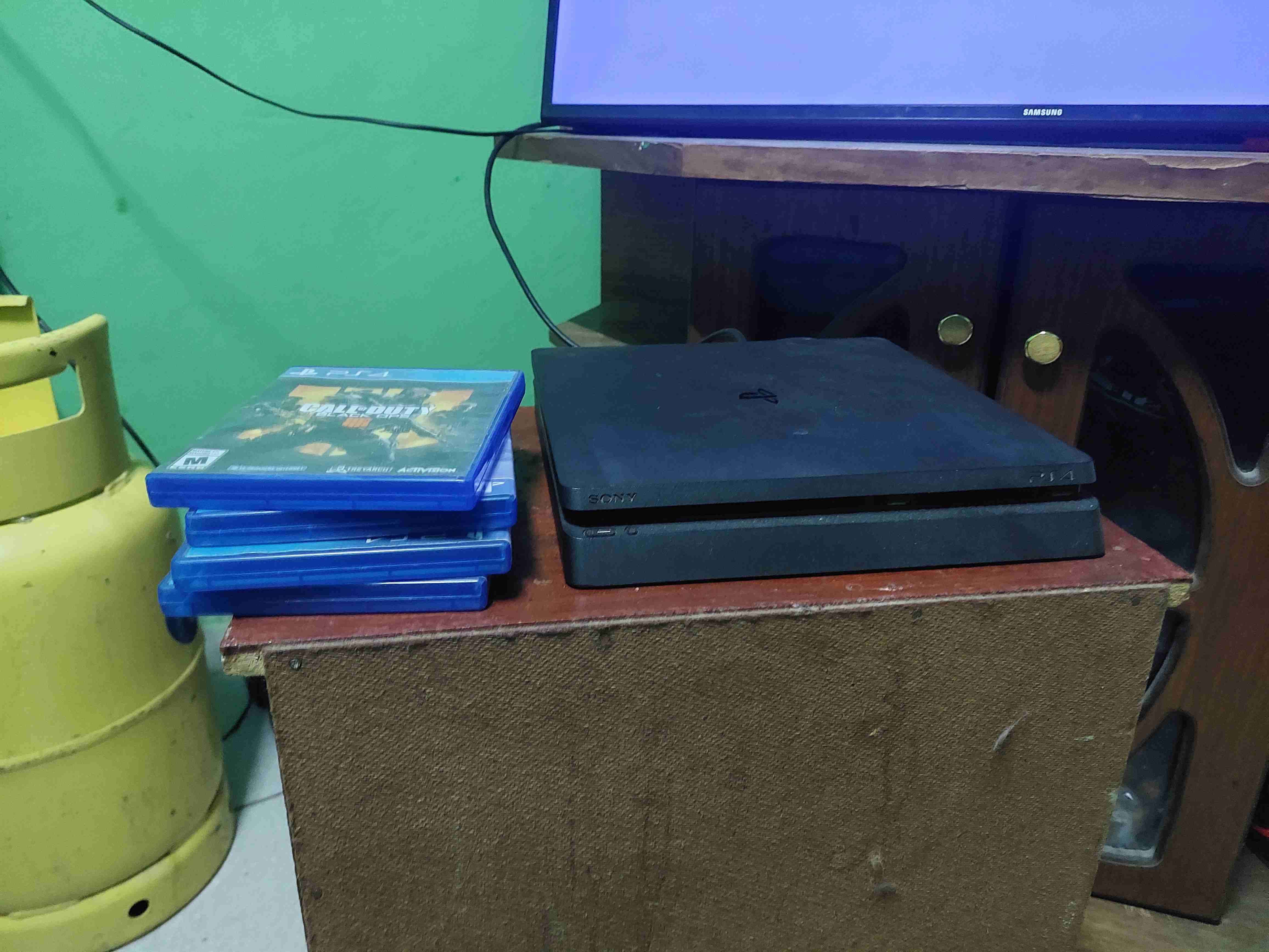 Vendo ps4 slim - miniatura 5