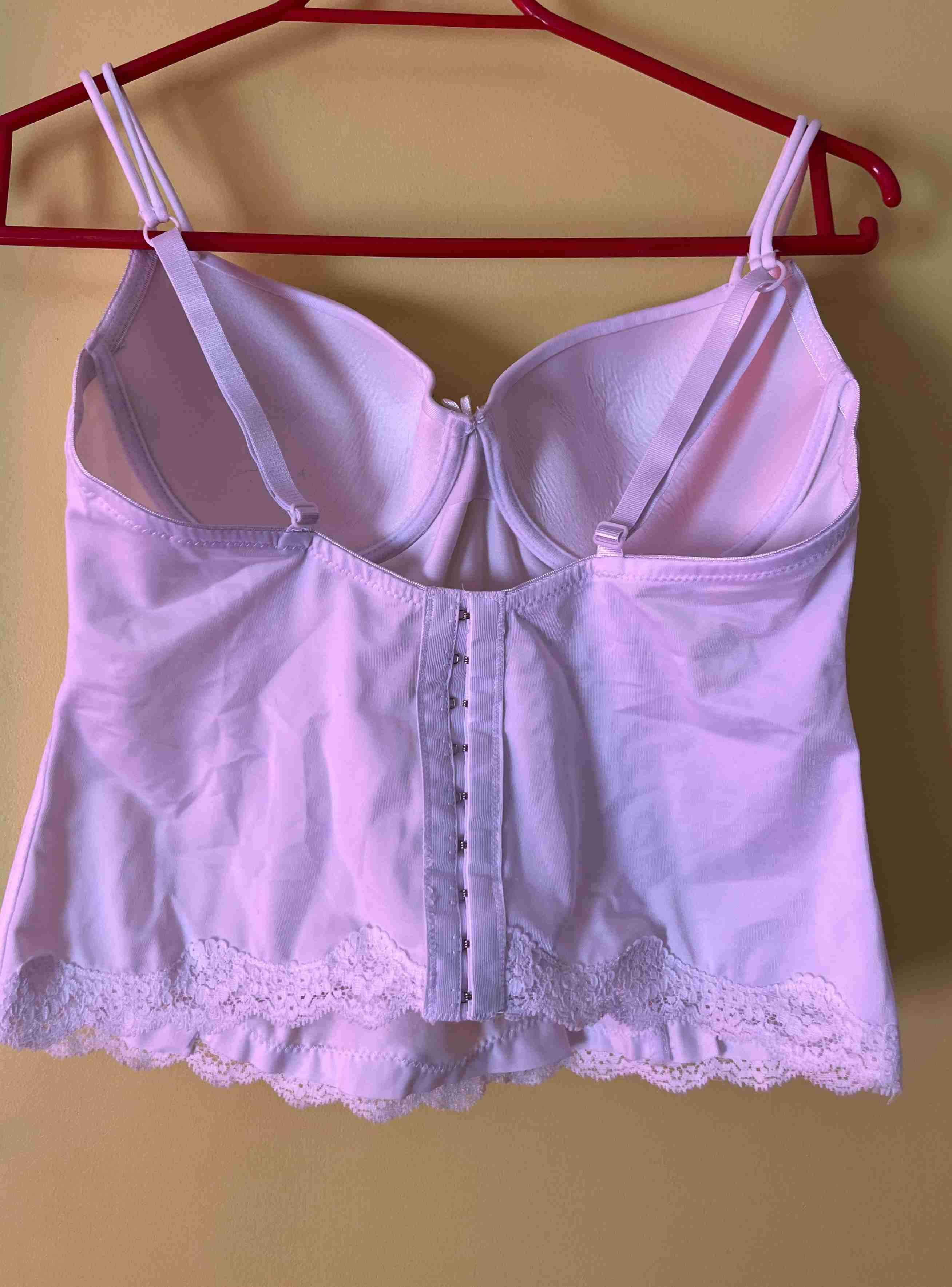 Top blanco con encaje - miniatura 2