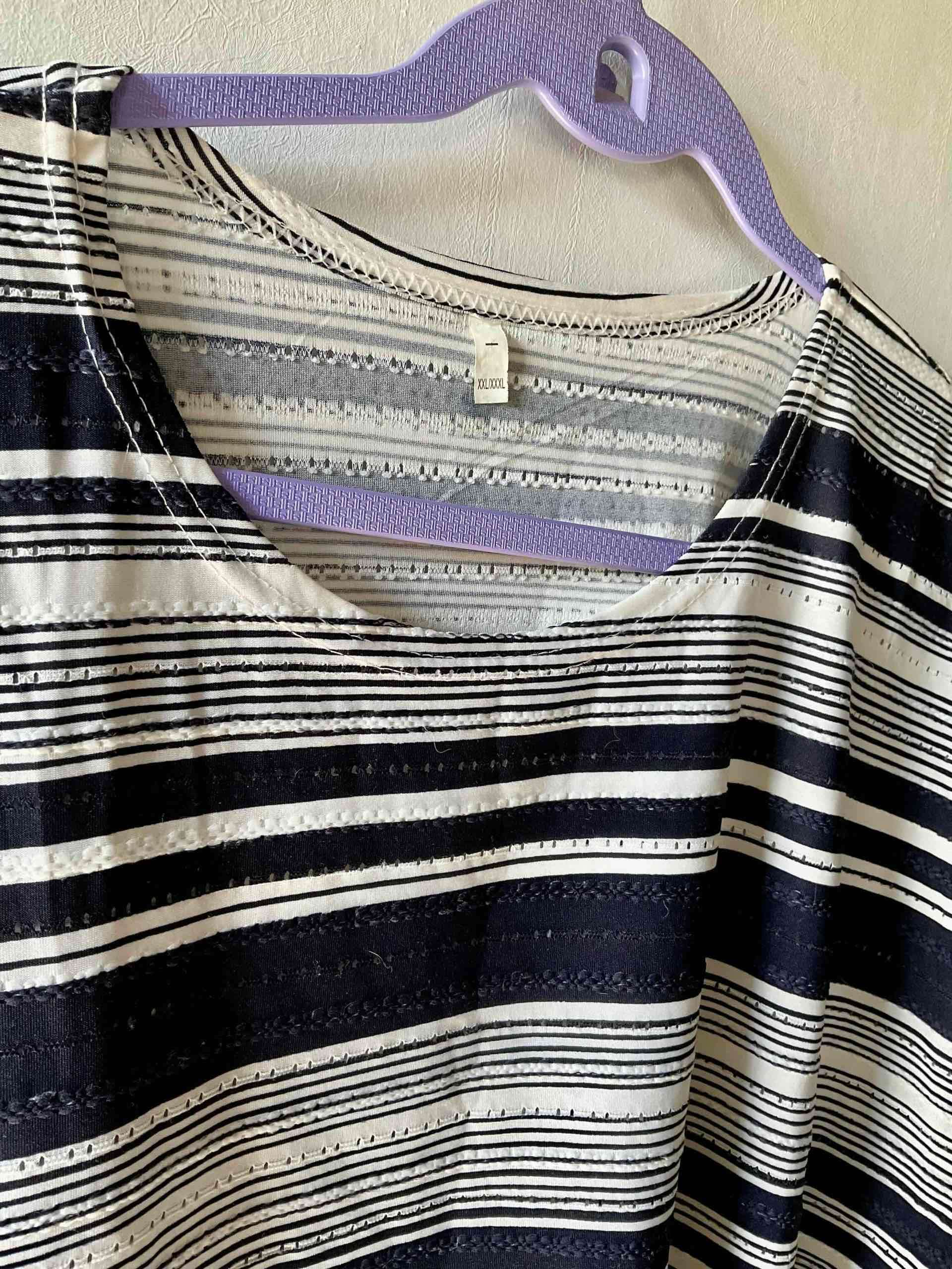 Polera a rayas blanco y negro - miniatura 3