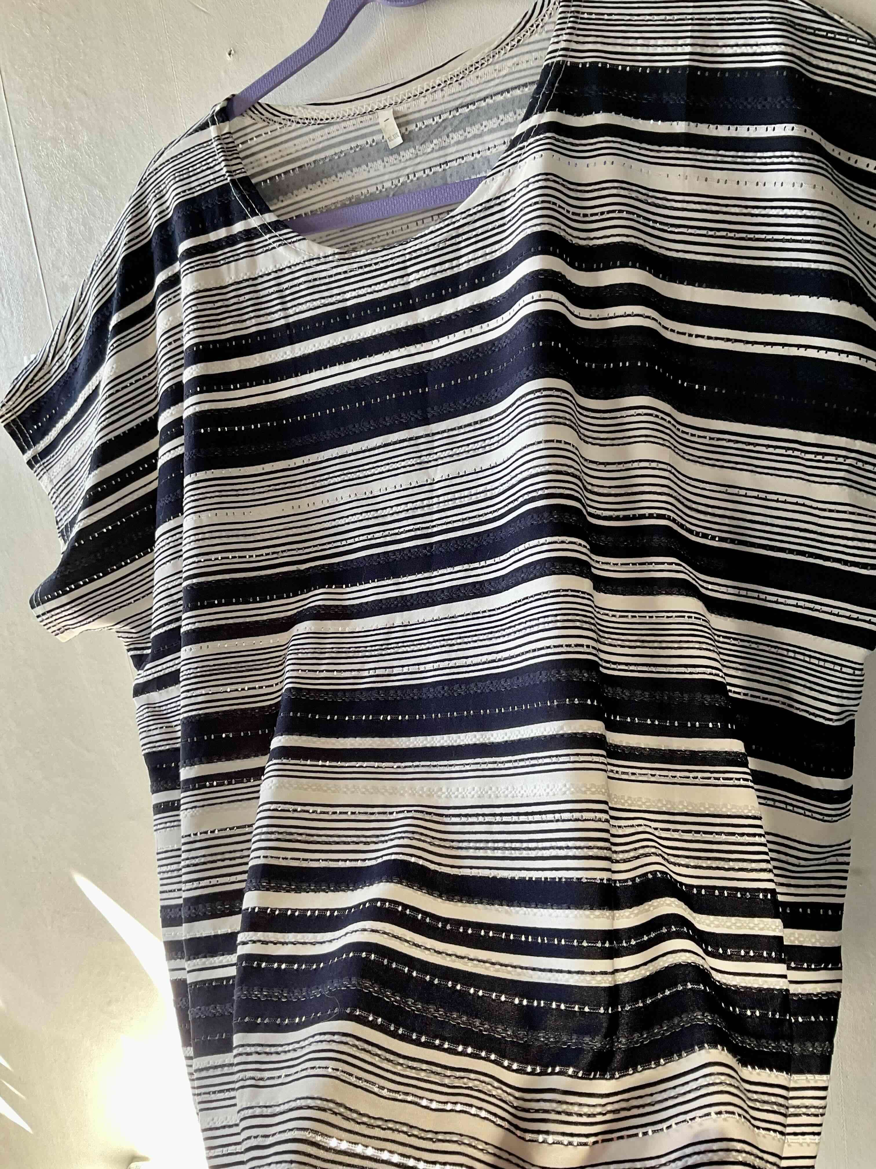 Polera a rayas blanco y negro - miniatura 5