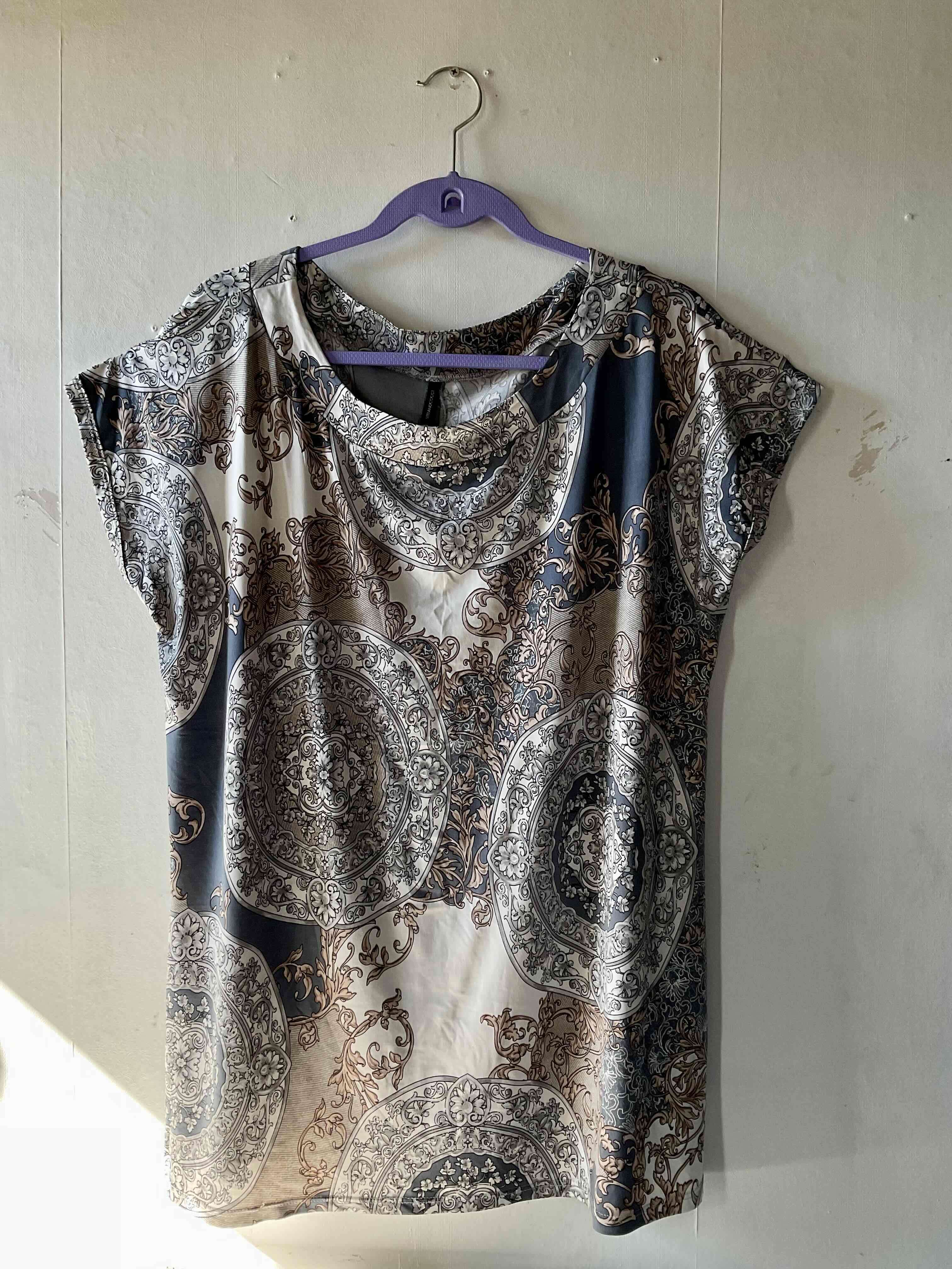 Blusa estampada elegante - miniatura 2