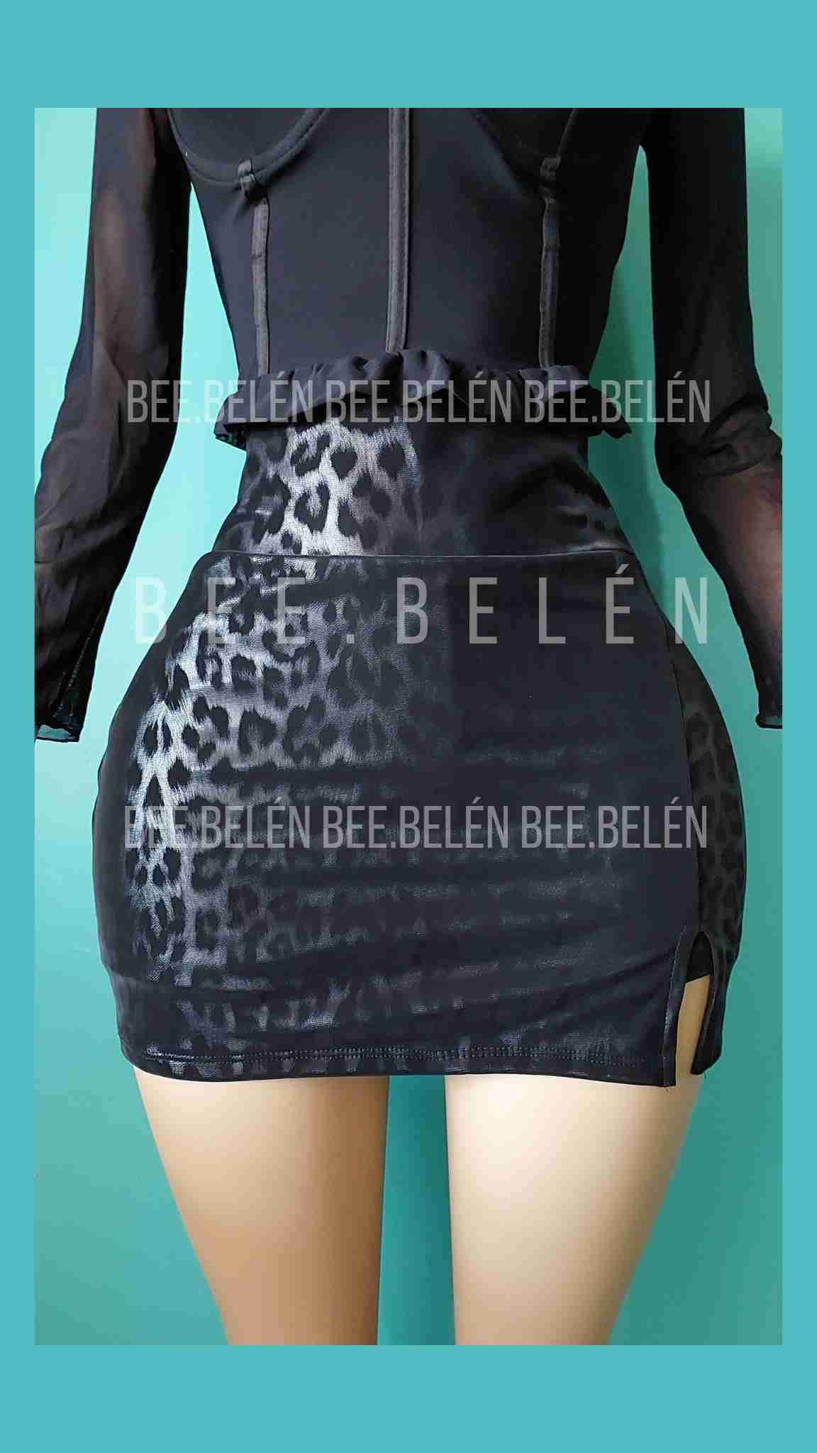 Minifalda short negra con estampado animal - miniatura 3