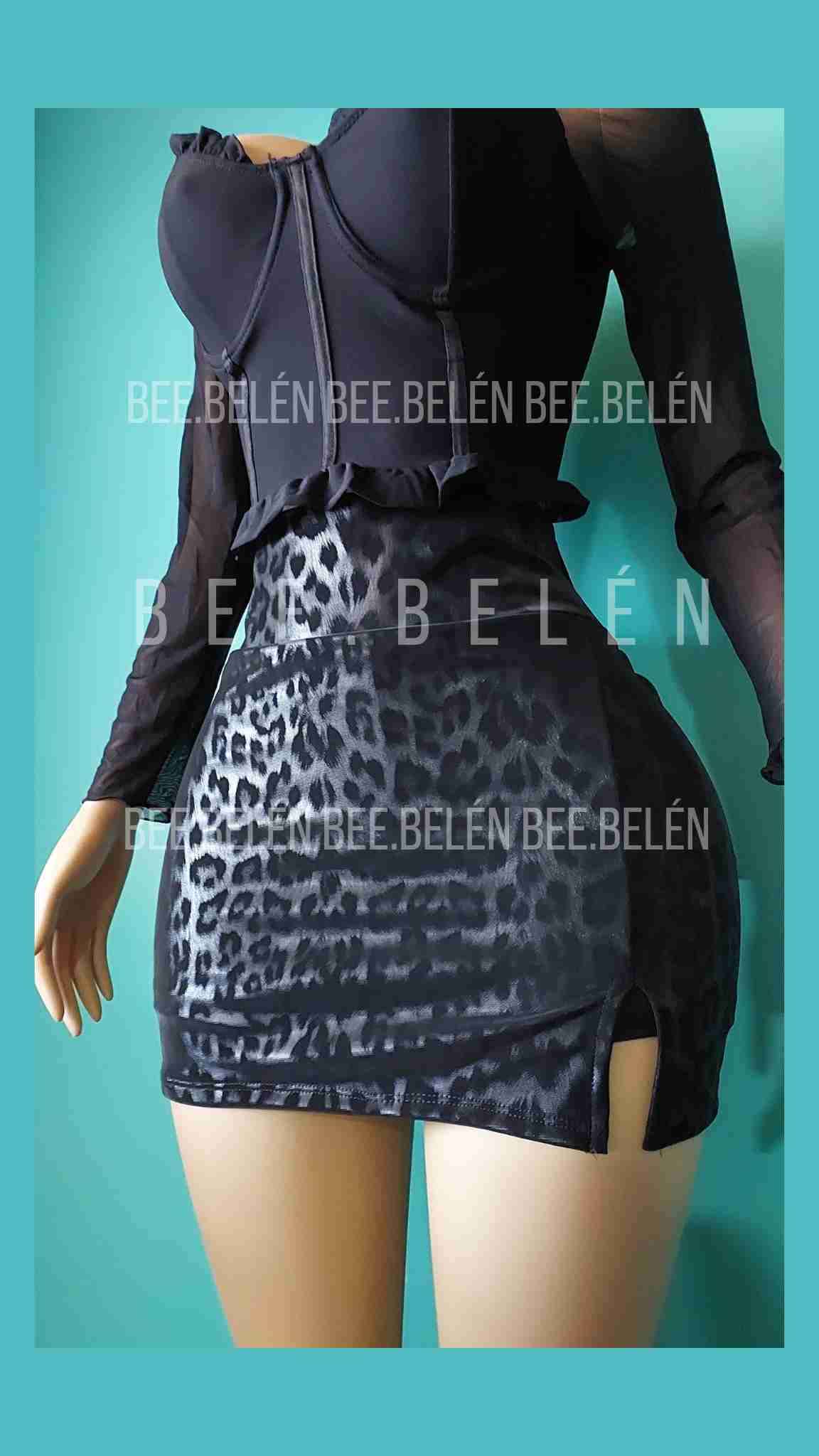 Minifalda short negra con estampado animal - miniatura 4