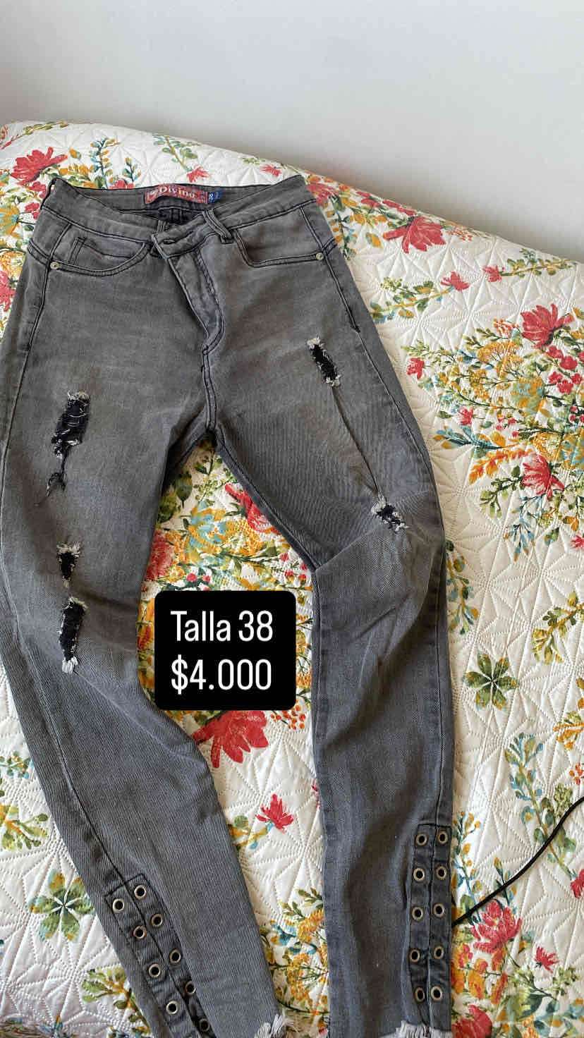 Chaqueta mezclilla Gap Kids talla 6 - miniatura 2