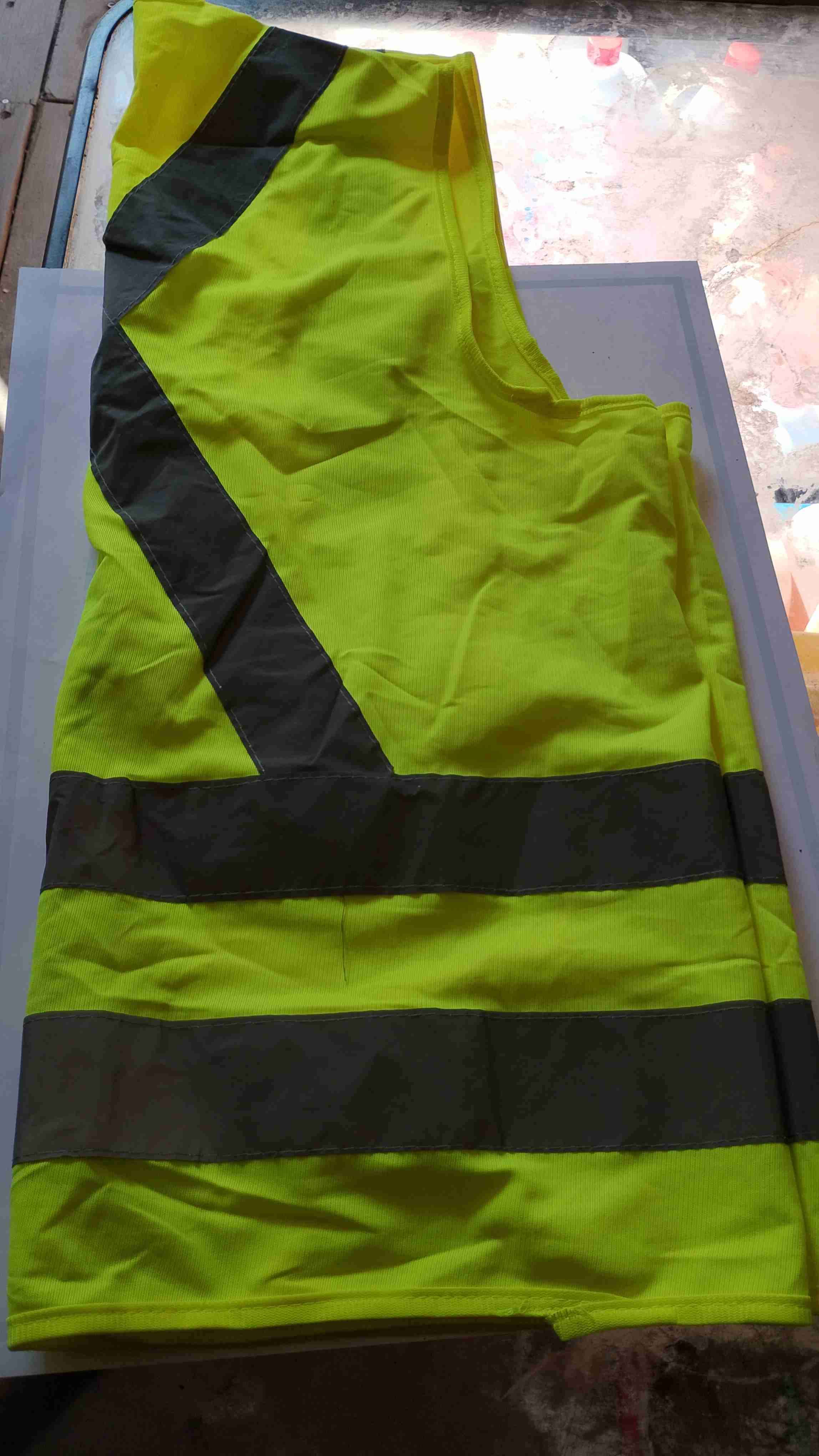 Chaleco reflectante amarillo - miniatura 2