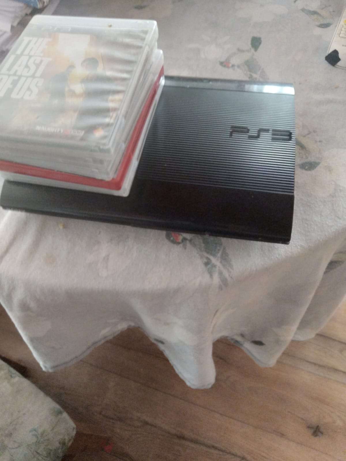 Consola PS3 con 5 juegos - miniatura 3