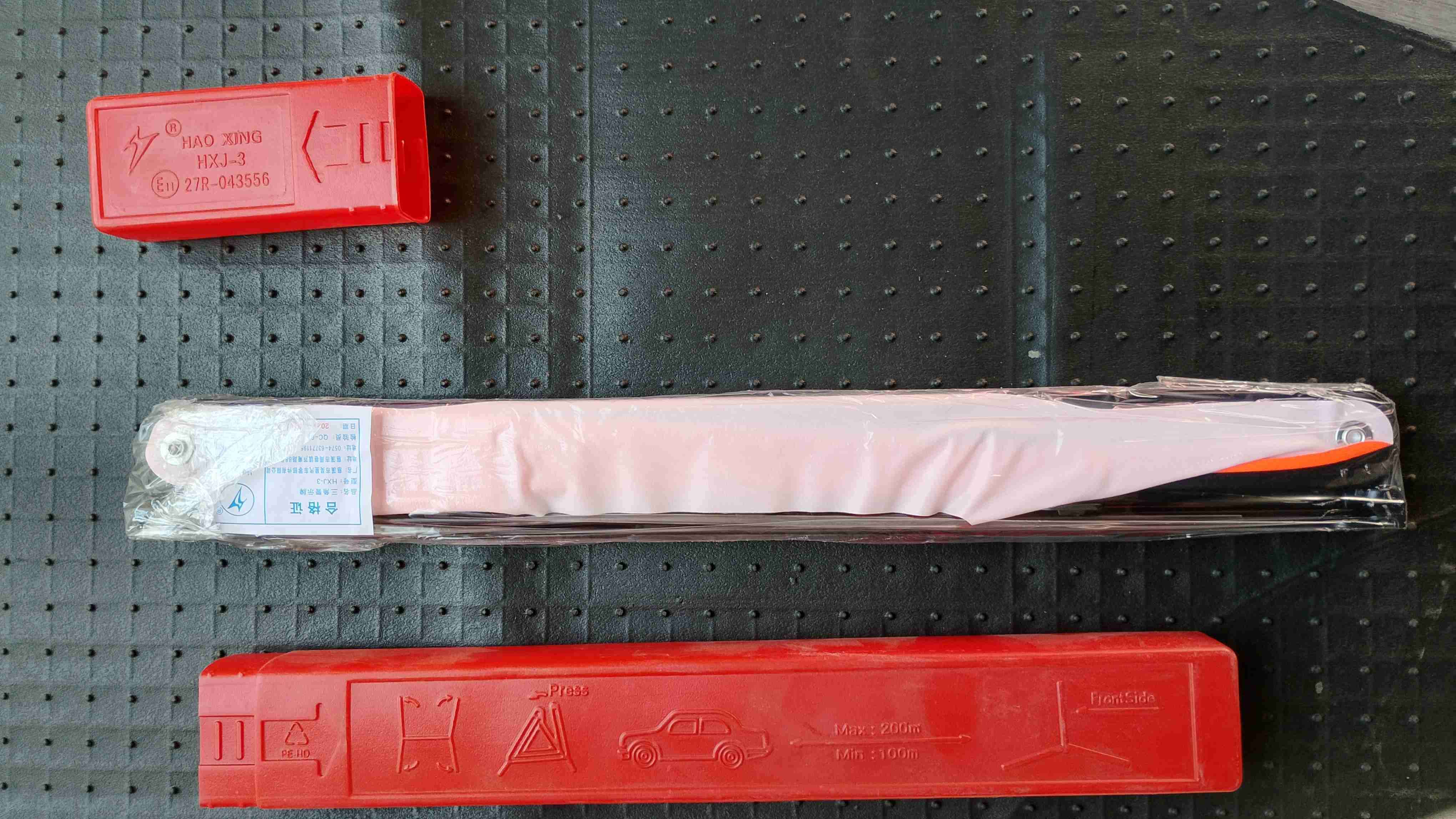 Triángulo de emergencia rojo - 3