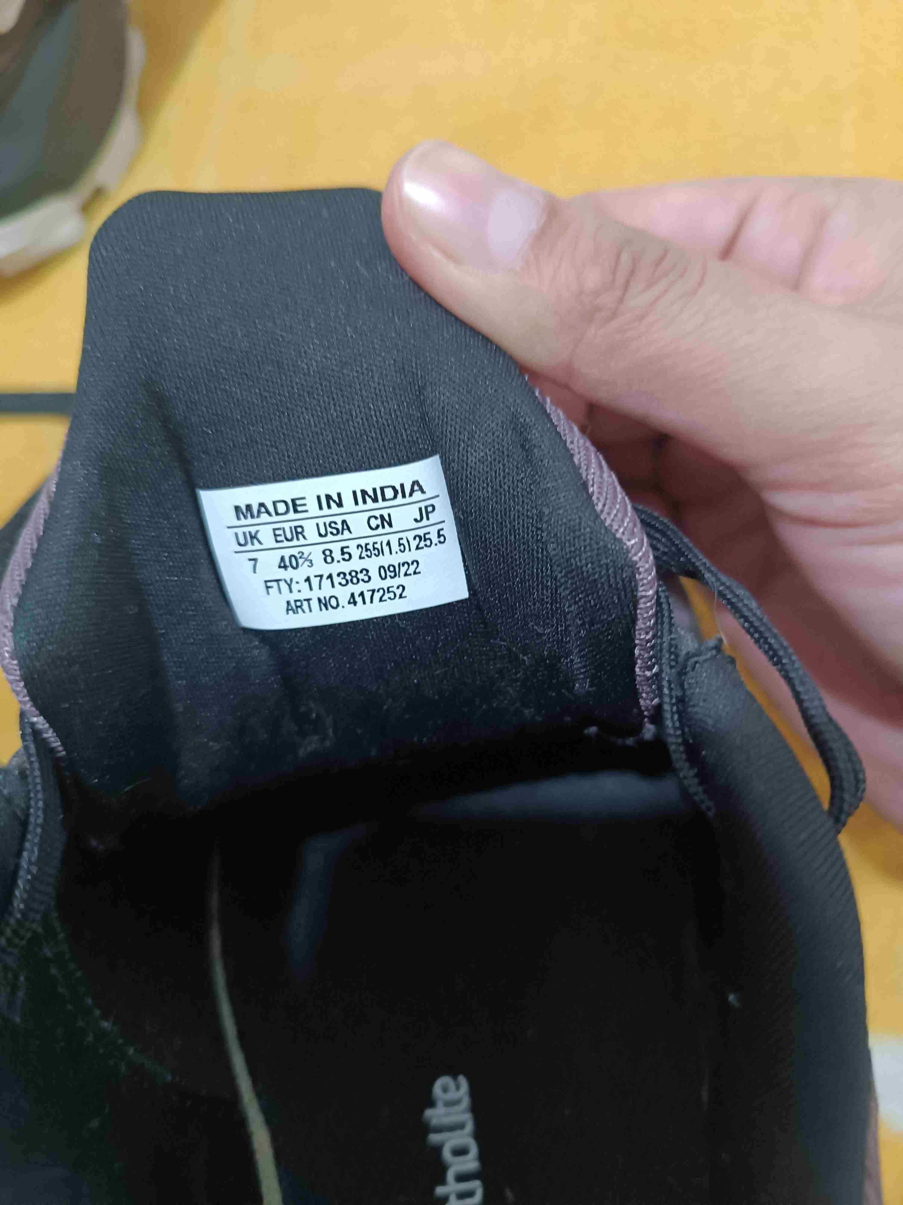 Zapatillas Salomon negras con morado - miniatura 2