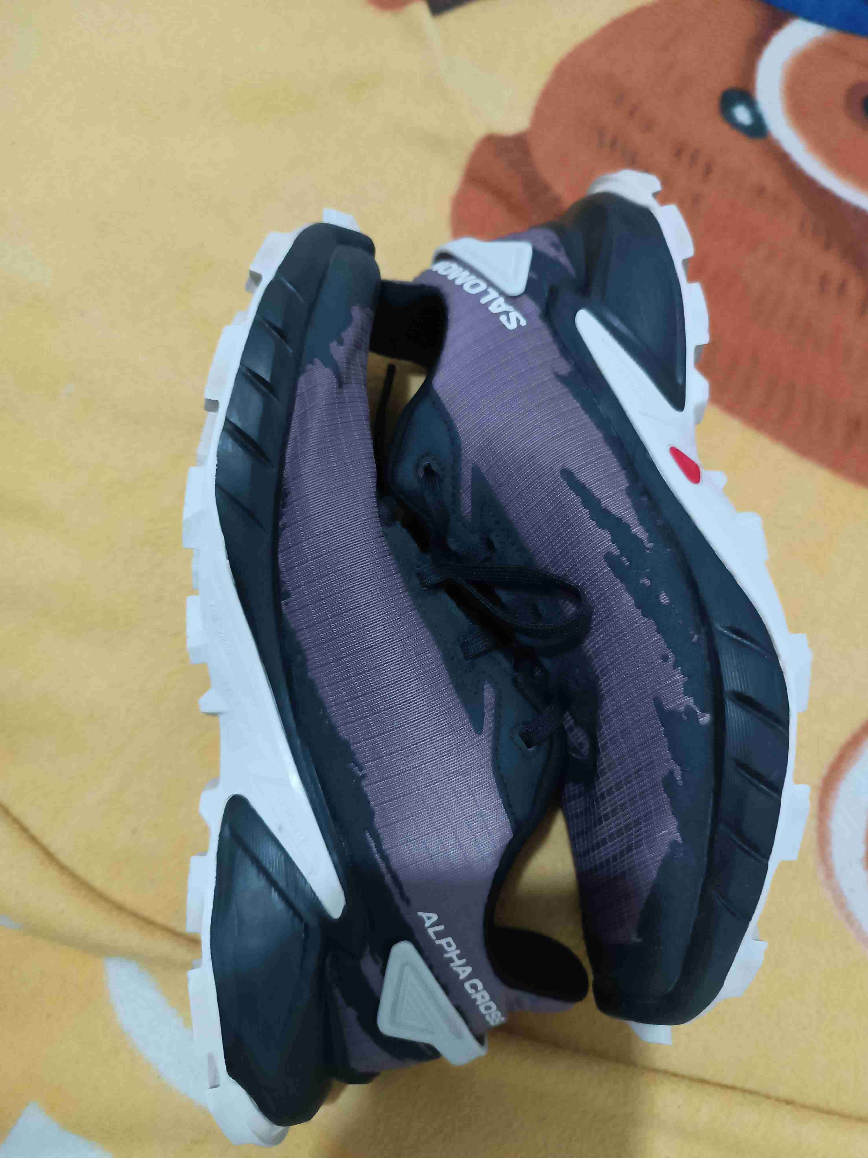 Zapatillas Salomon negras con morado - miniatura 4