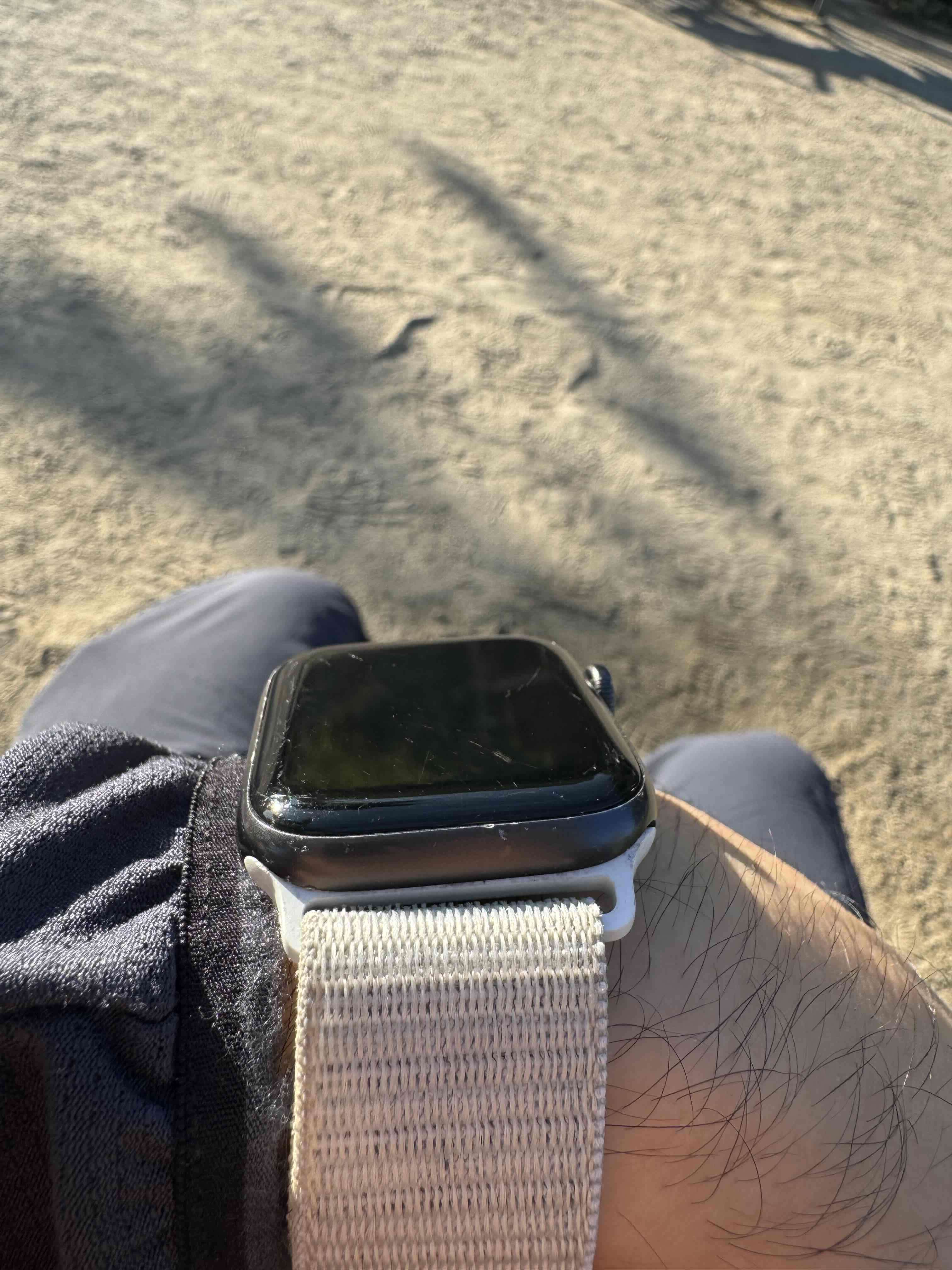 Apple Watch Nike SE (1.ª Gen) 44mm - Space Gray - miniatura 4