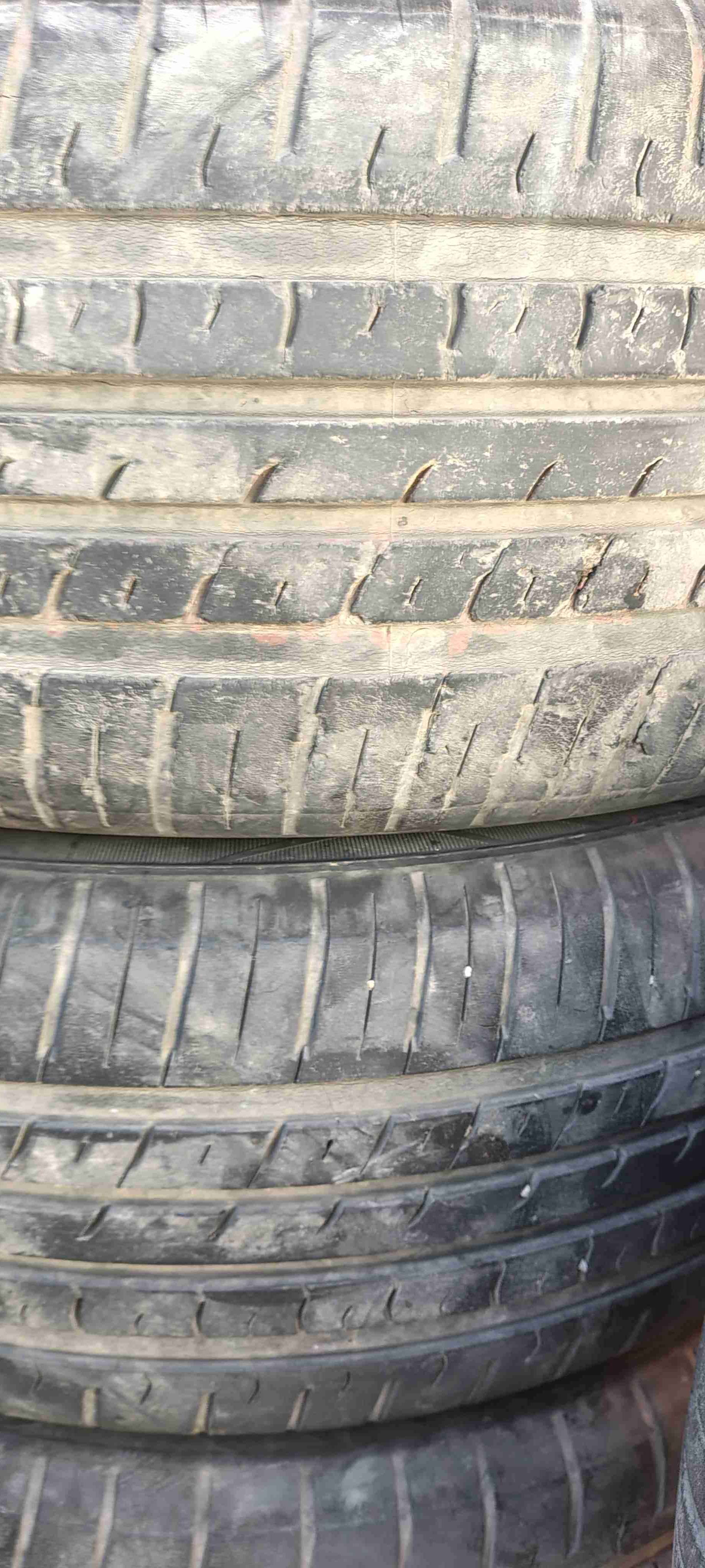 Neumáticos usados para auto - miniatura 3