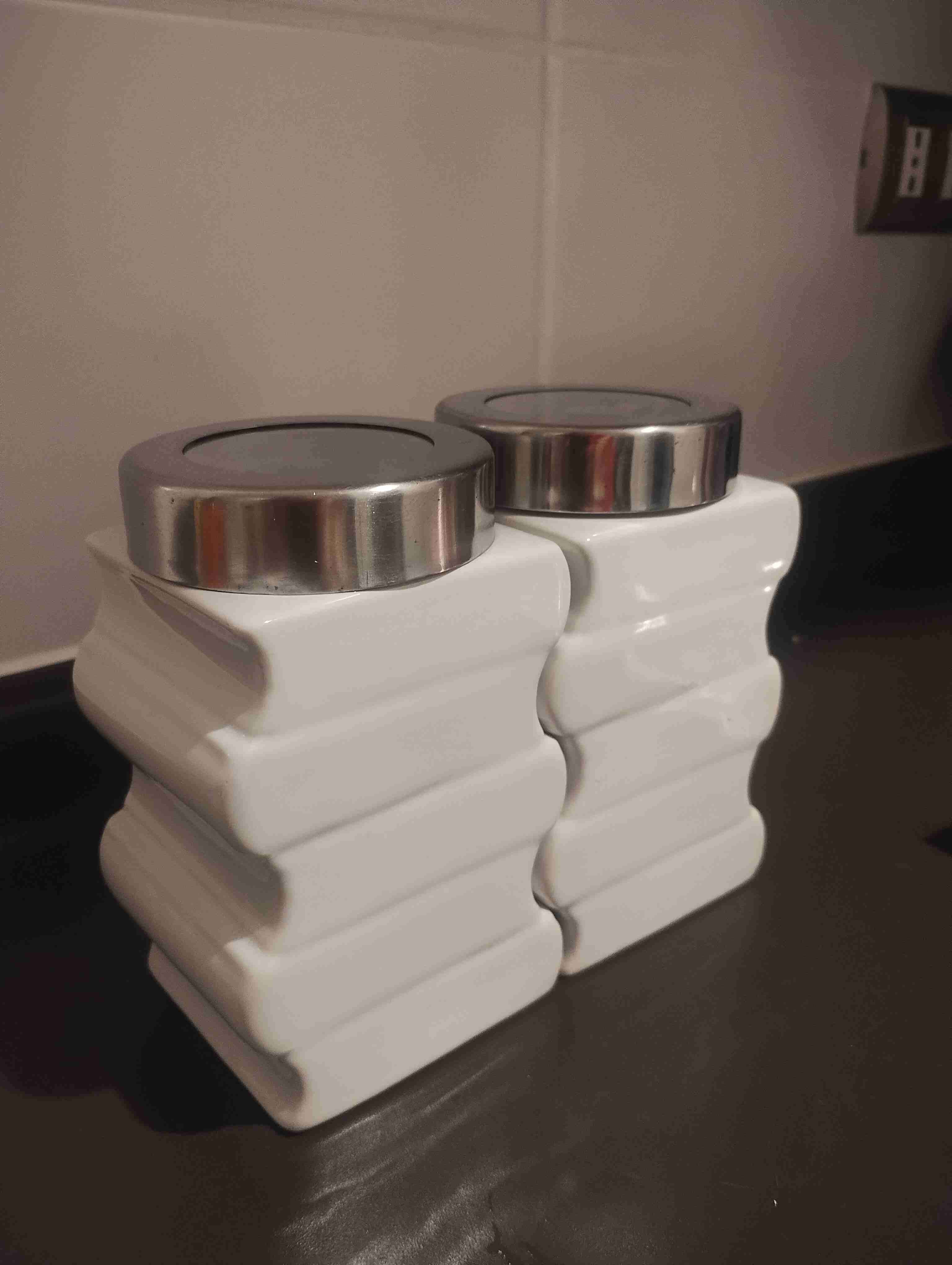 Frascos de cerámica blancos