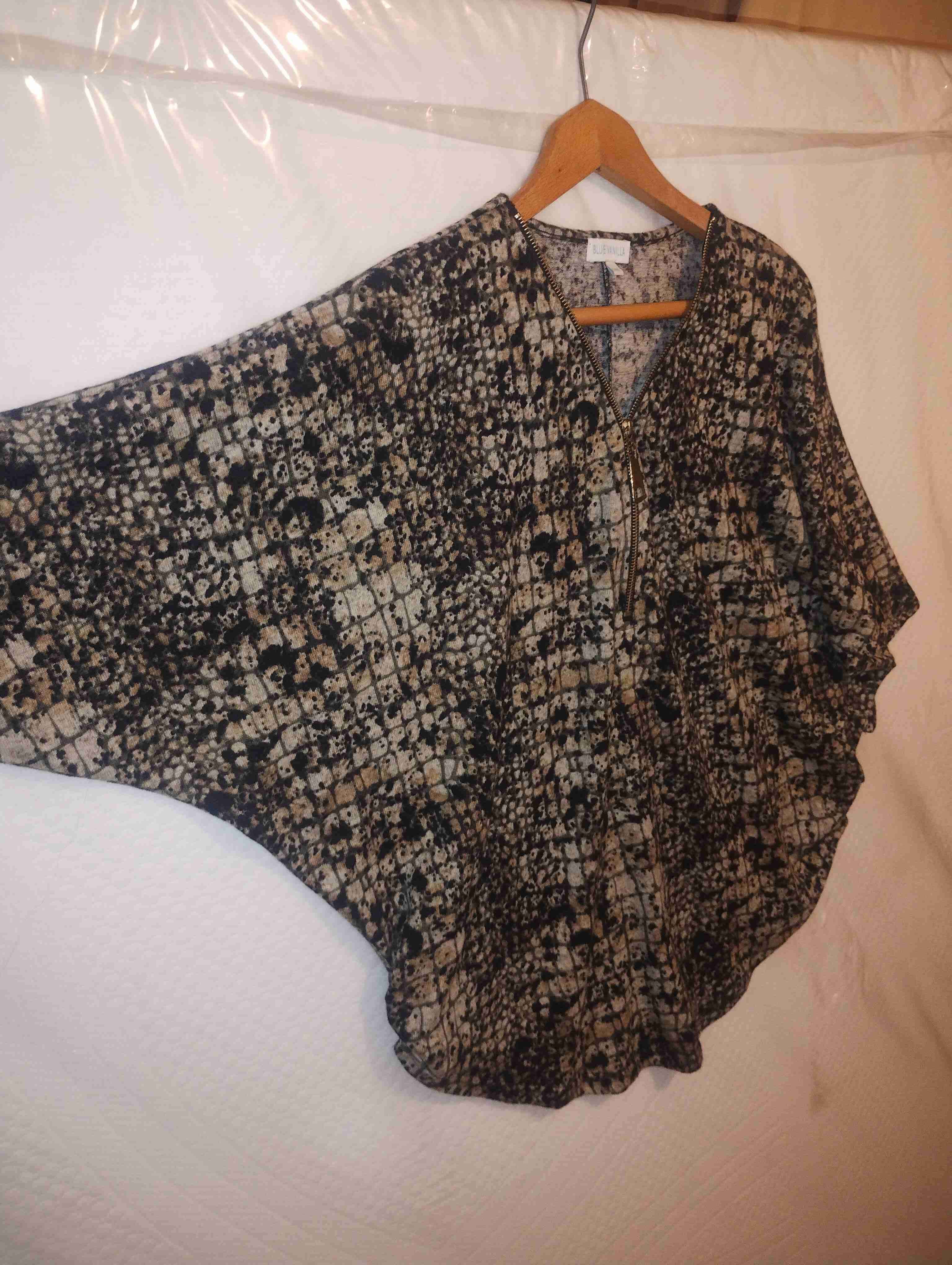 Blusa estampada con cierre - miniatura 2