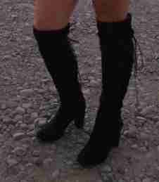 Botas negras de tacón alto - miniatura 3